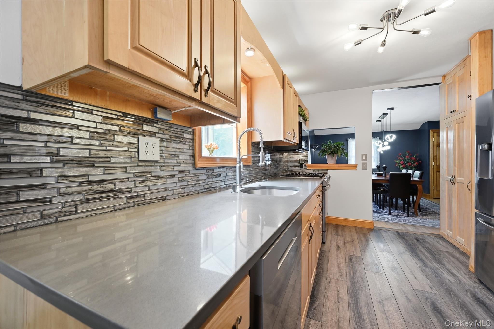 234 Islip Boulevard Property Photo 13