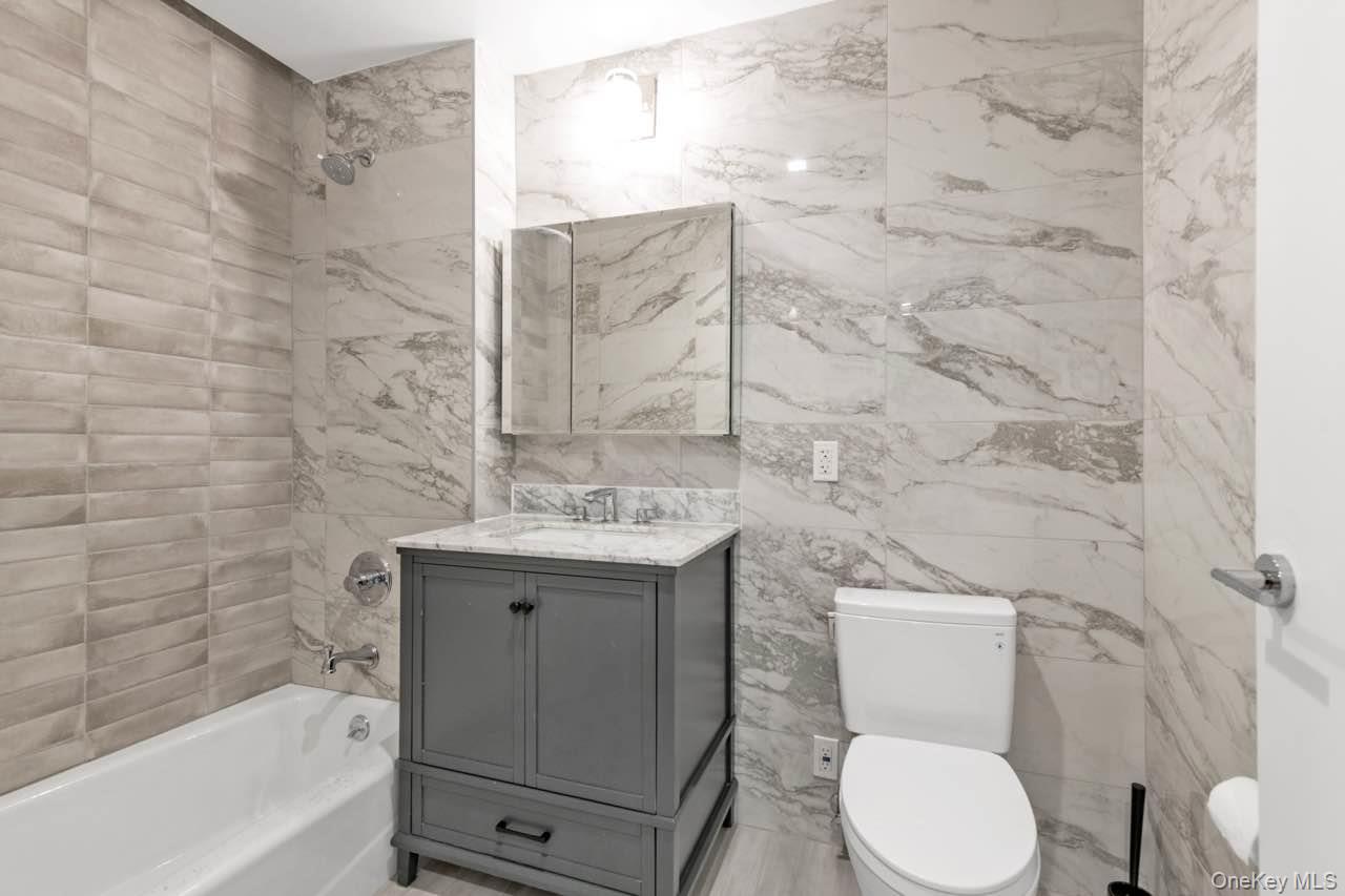 14020 Cherry Avenue 3c Property Photo 3