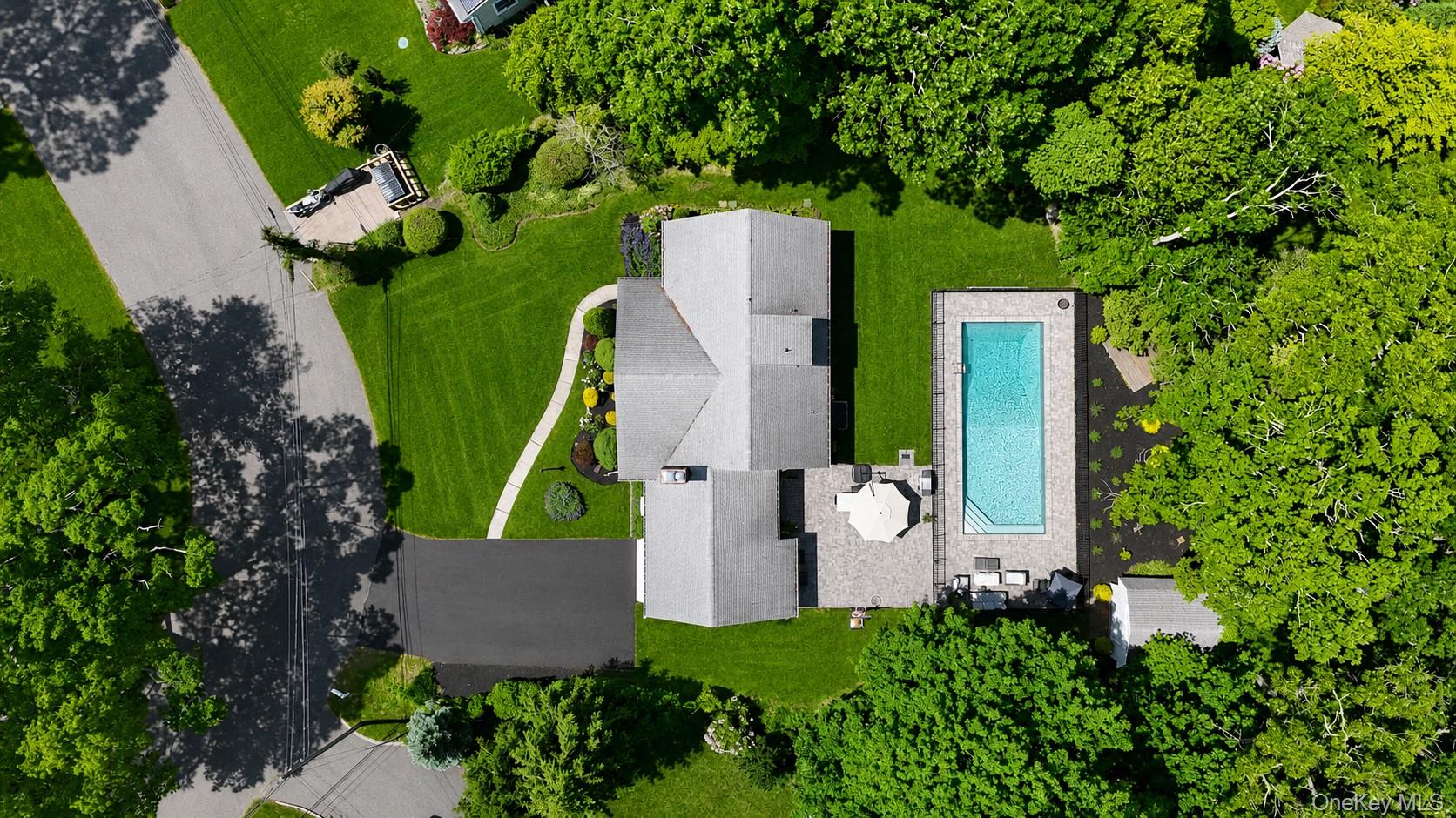 12 Wayne Court Property Photo 2