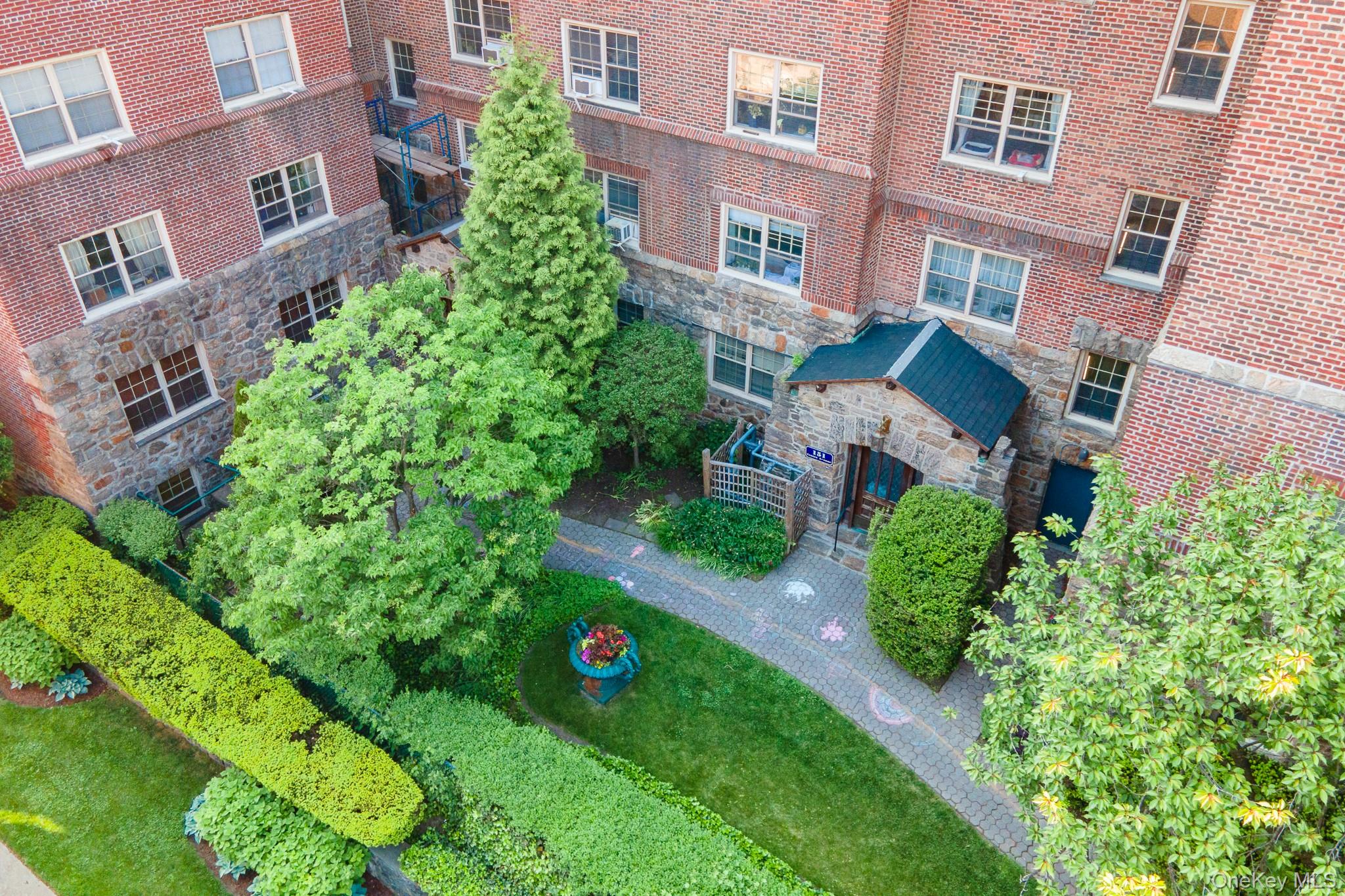 151 Centre Avenue 5c Property Photo 2