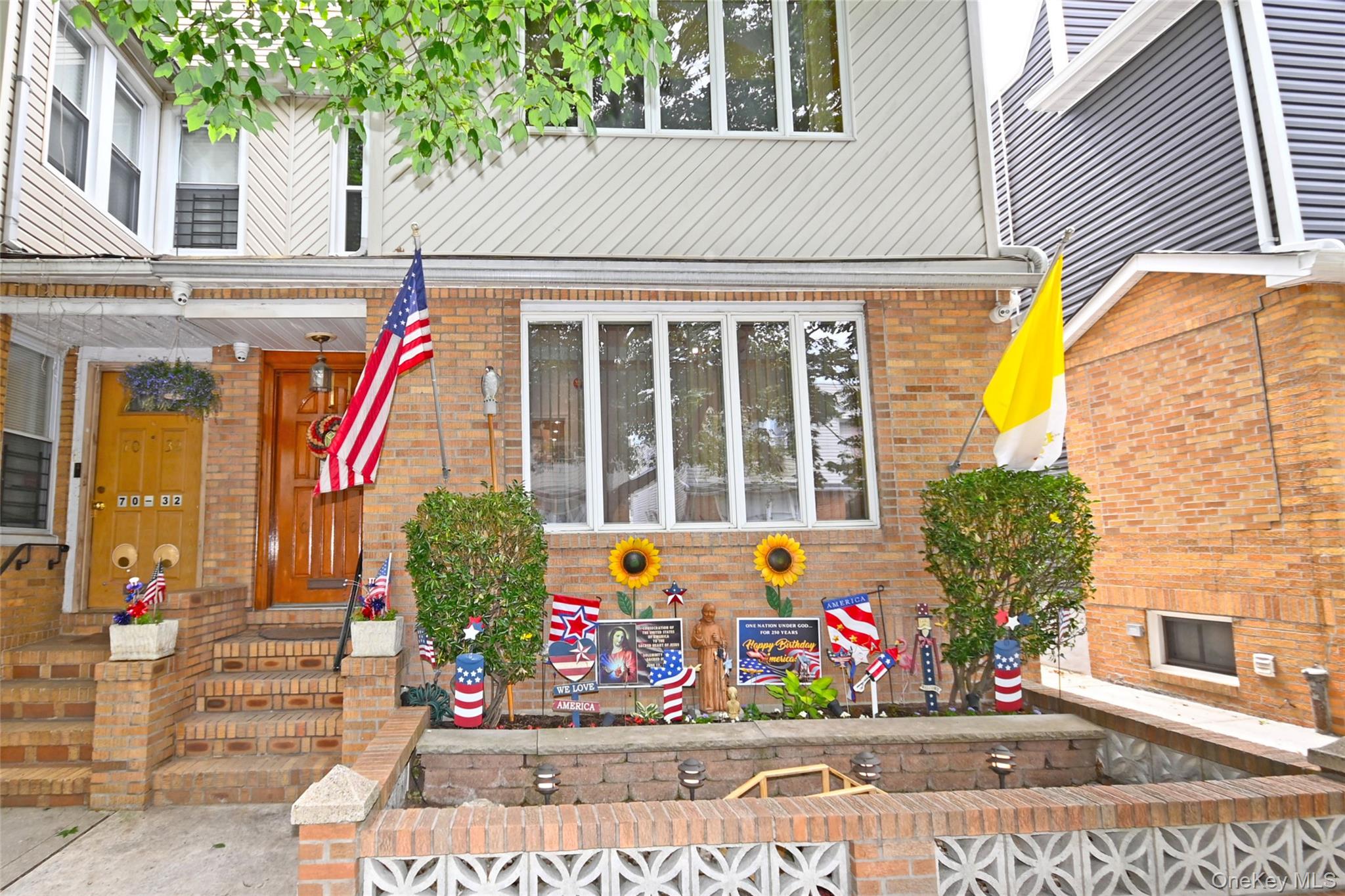 7030 66th Place Property Photo 1