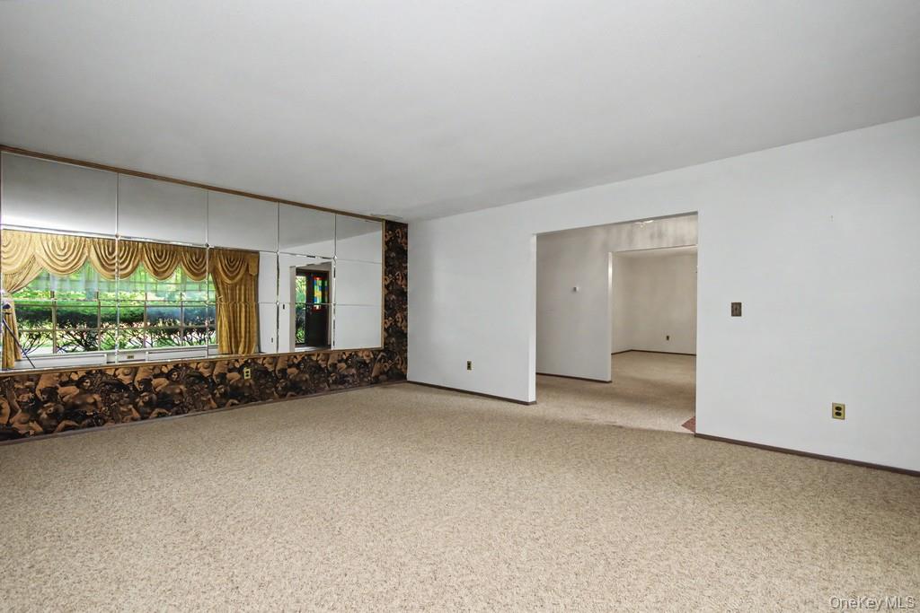 2 Troy Place Property Photo 12
