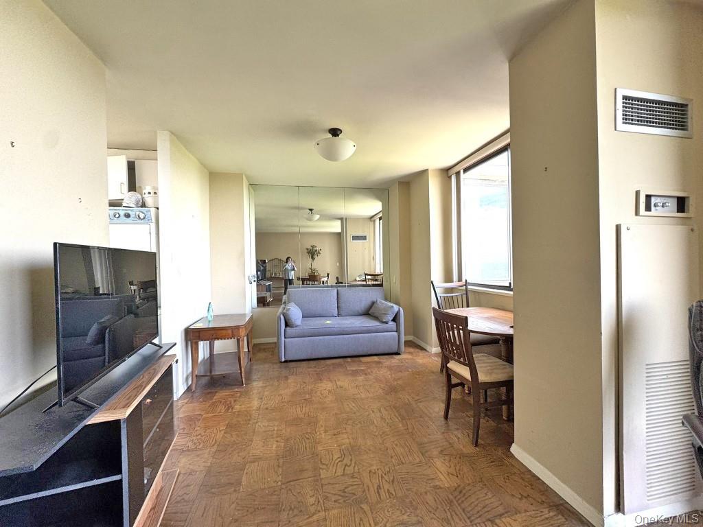271-10 Grand Central Parkway 16s Property Photo 7