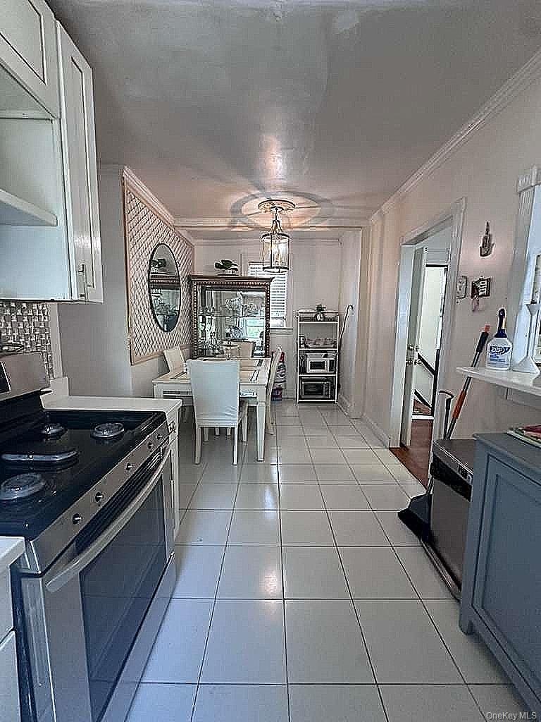 18811 Dunkirk Drive Property Photo 5