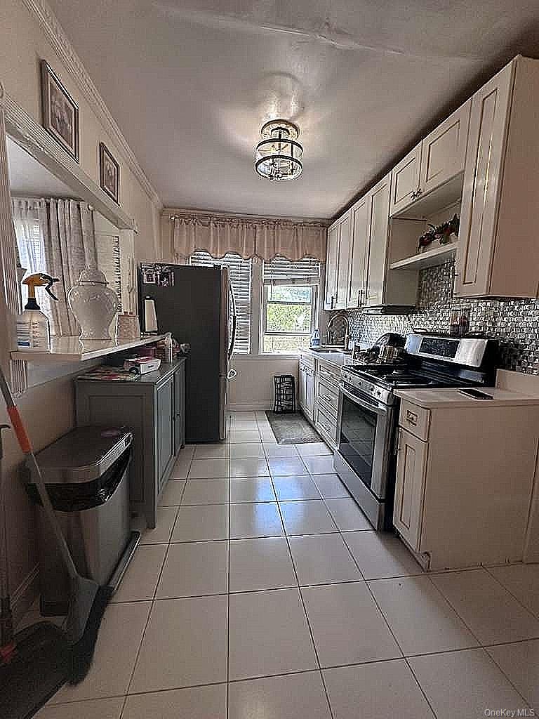 18811 Dunkirk Drive Property Photo 7