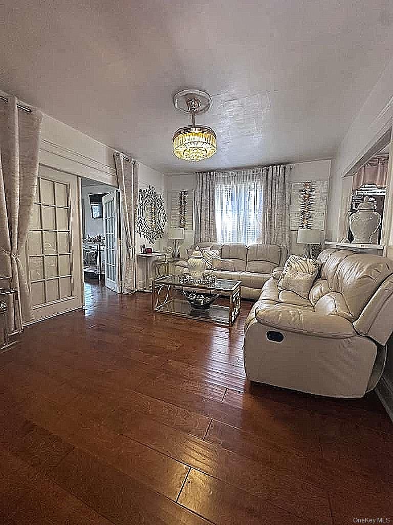 18811 Dunkirk Drive Property Photo 11