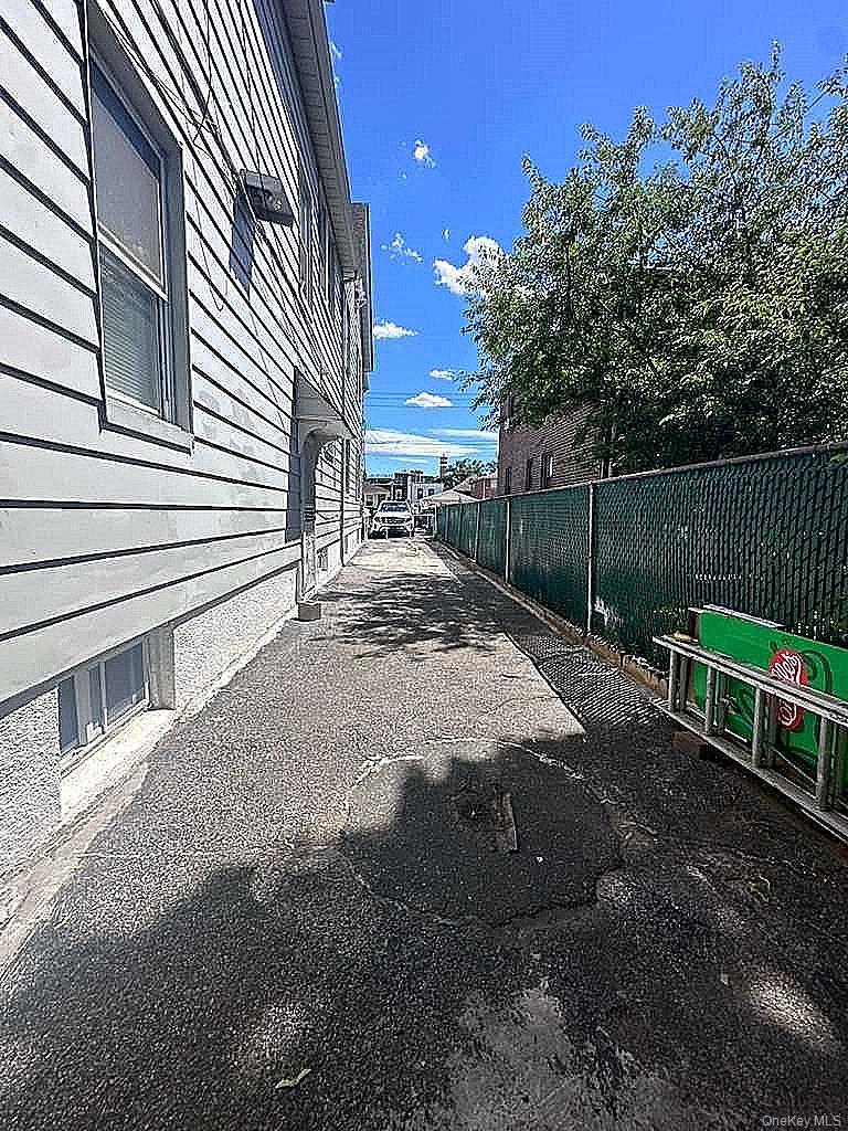 18811 Dunkirk Drive Property Photo 13