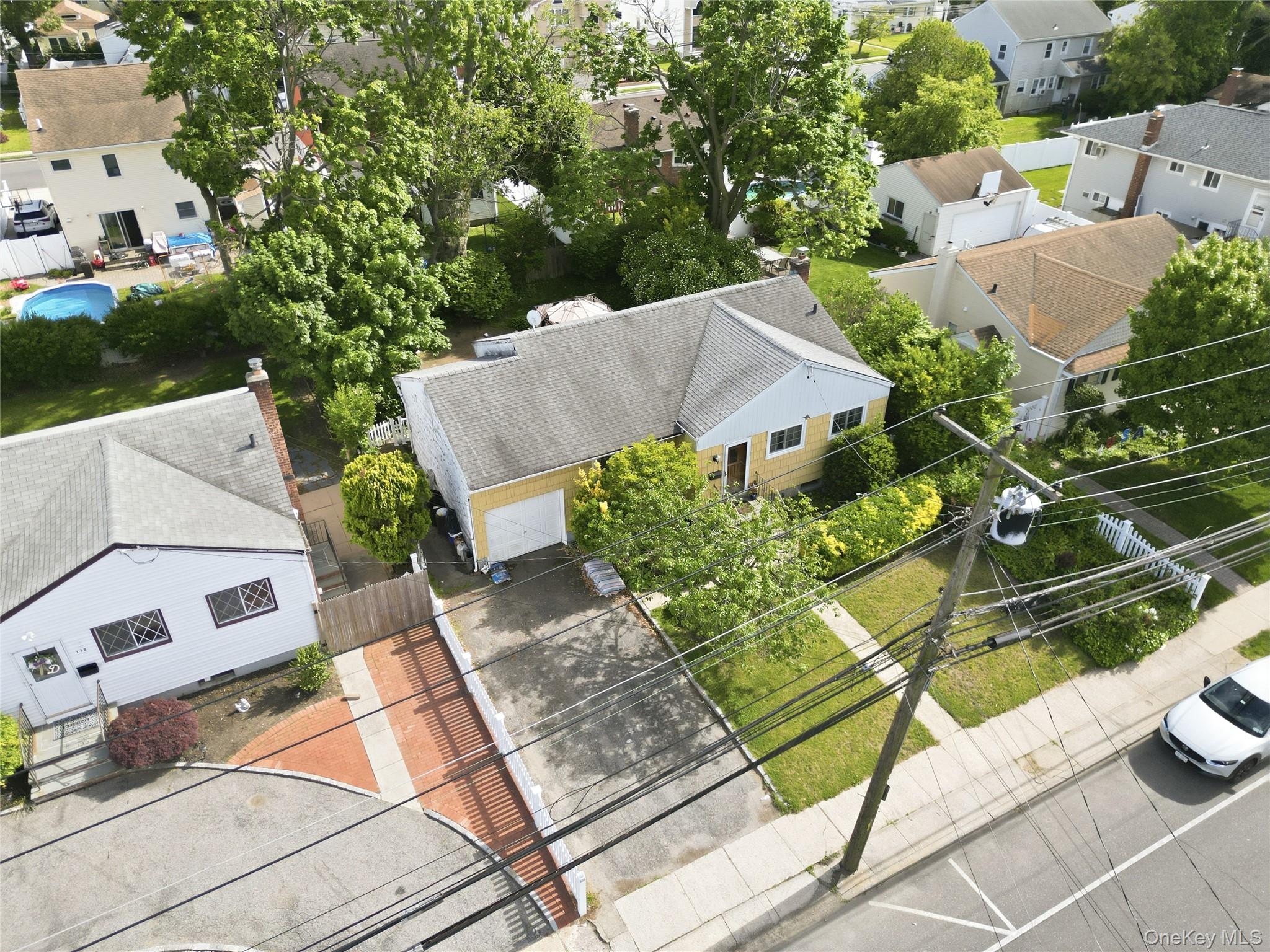 132 Davison Avenue Property Photo 3
