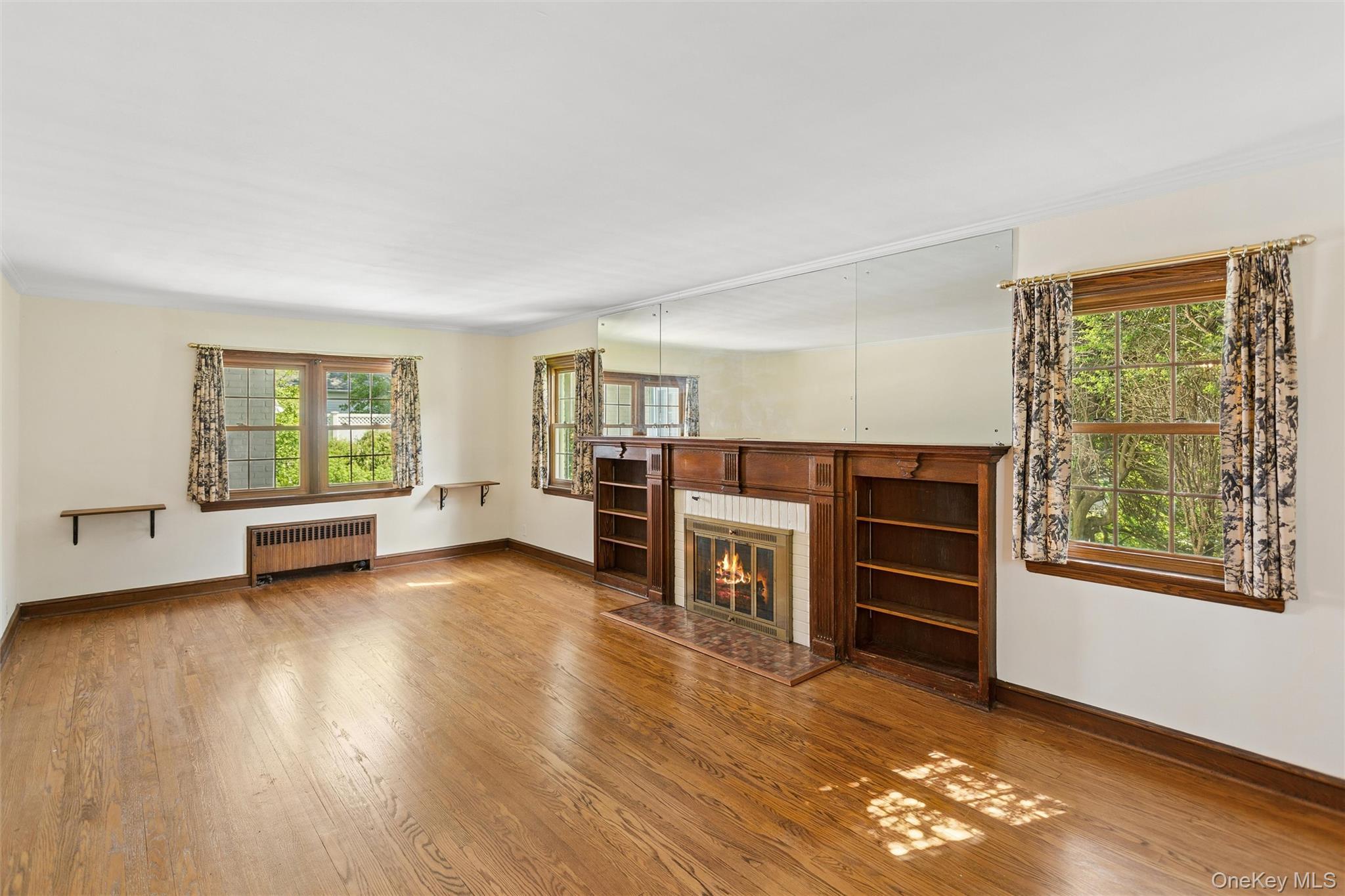 621 Oxford Street Property Photo 6