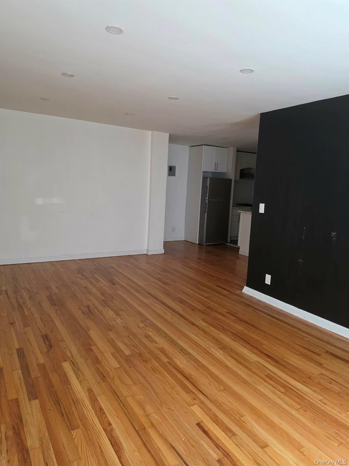 530 Riverdale Avenue 3k Property Photo 5