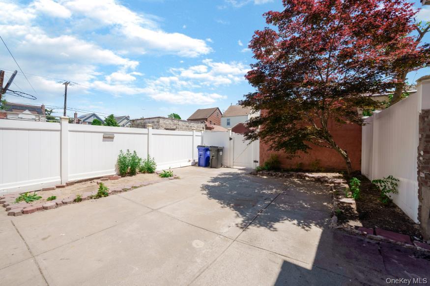 13009 227th Street Property Photo 15