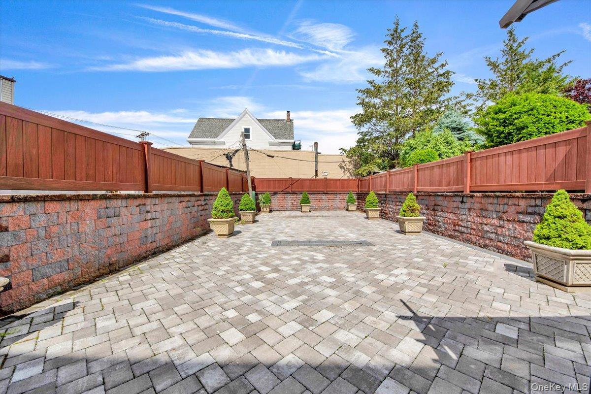 9 Hyatt Avenue Property Photo 18