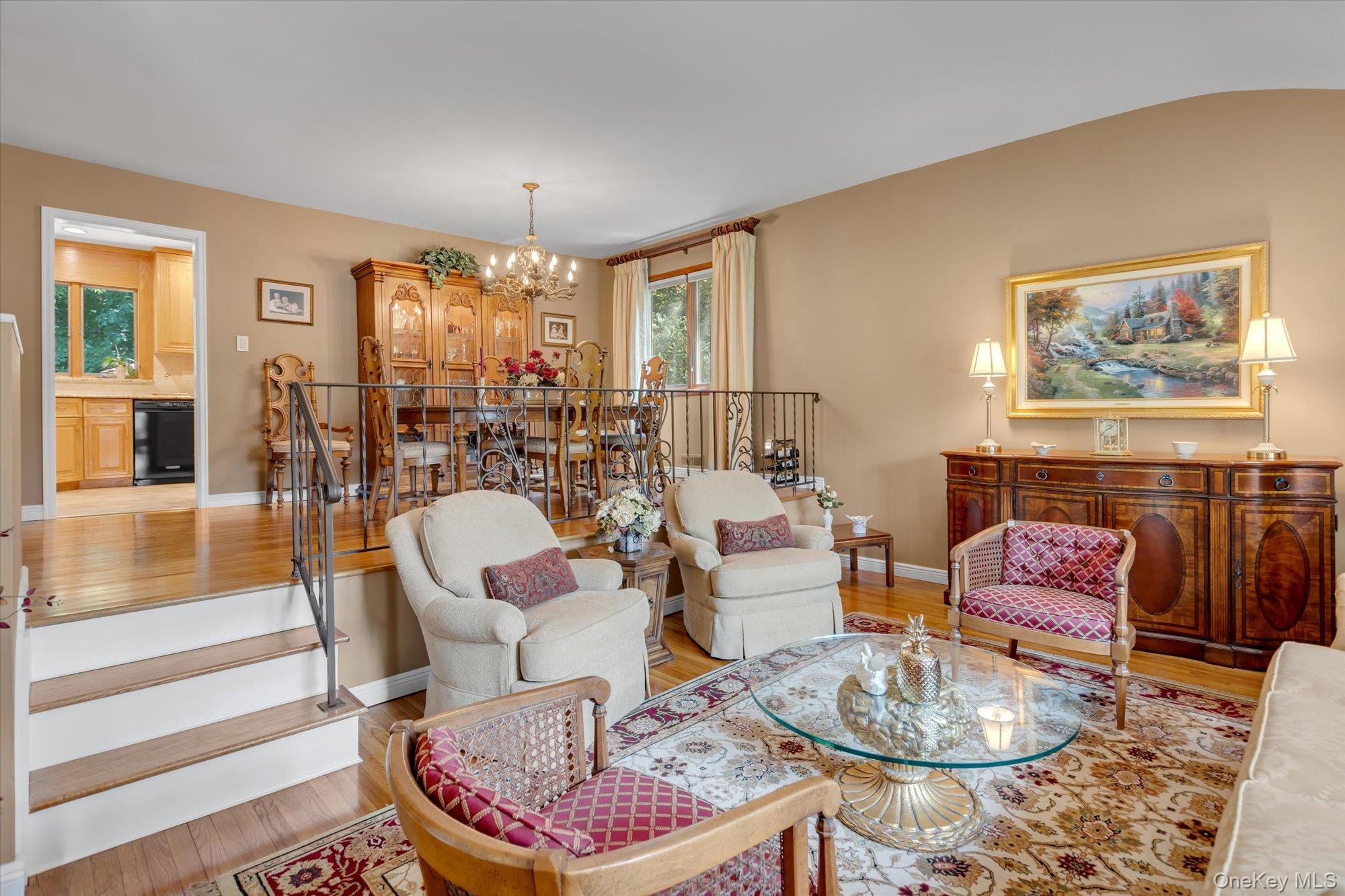 19 Cottage Court Property Photo 5
