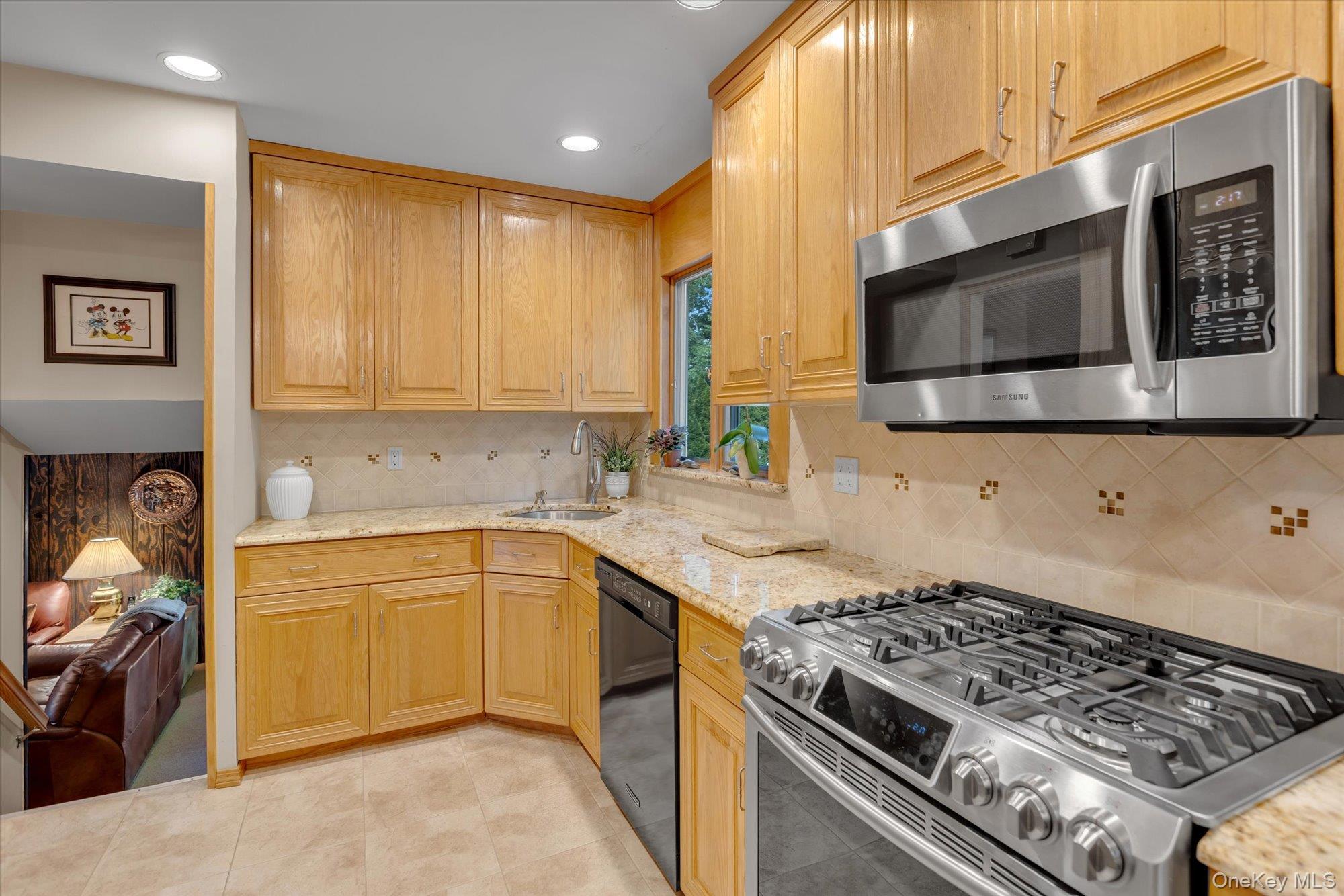 19 Cottage Court Property Photo 10