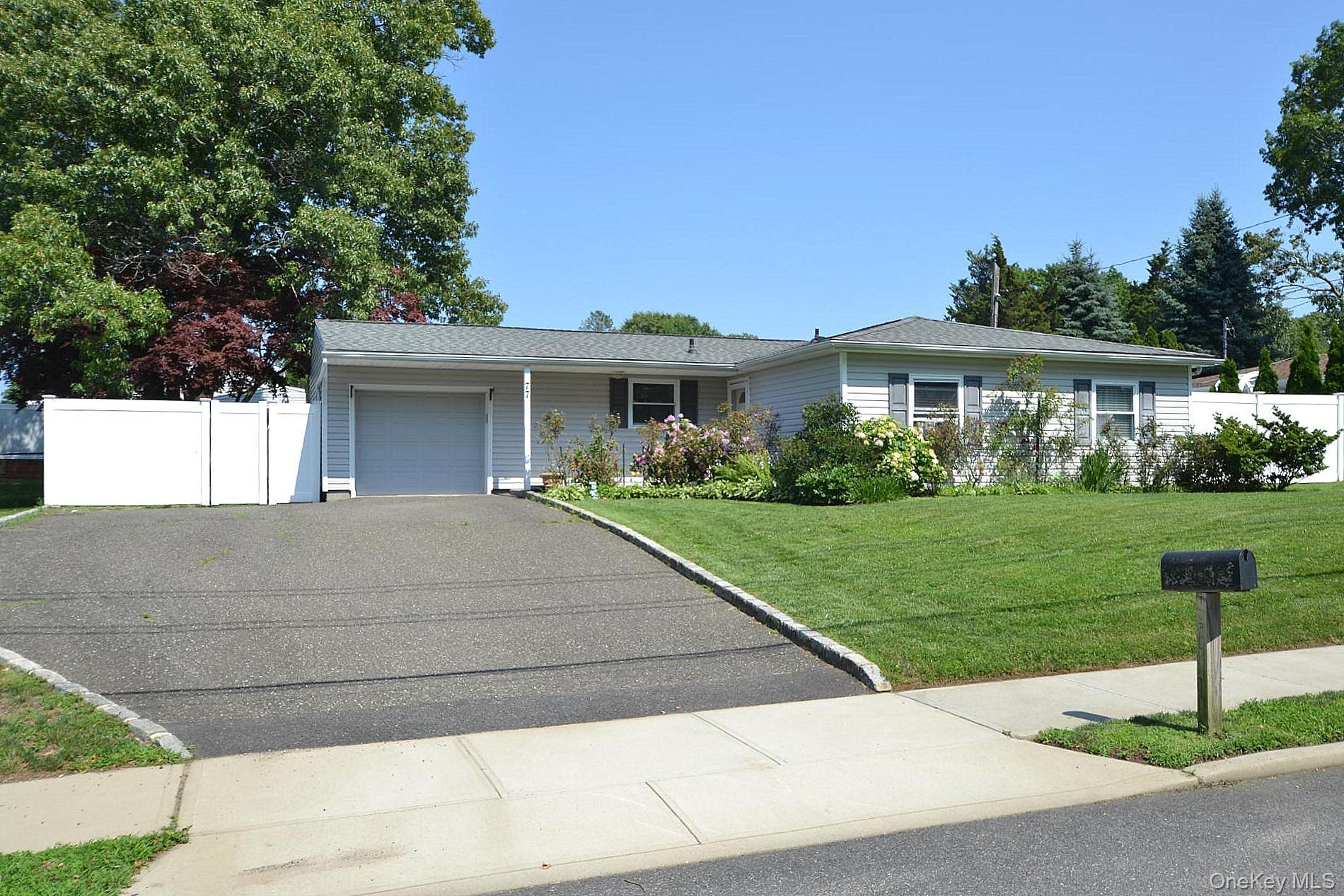 77 S Bicycle Path Property Photo 2