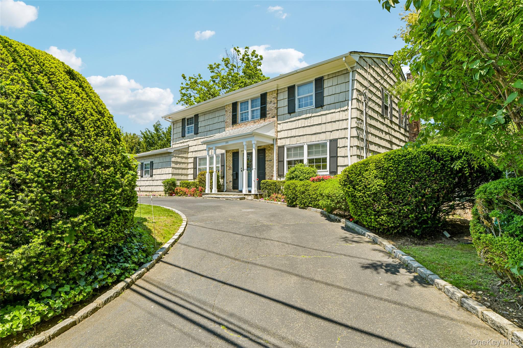 100 Hewlett Neck Road Property Photo 1