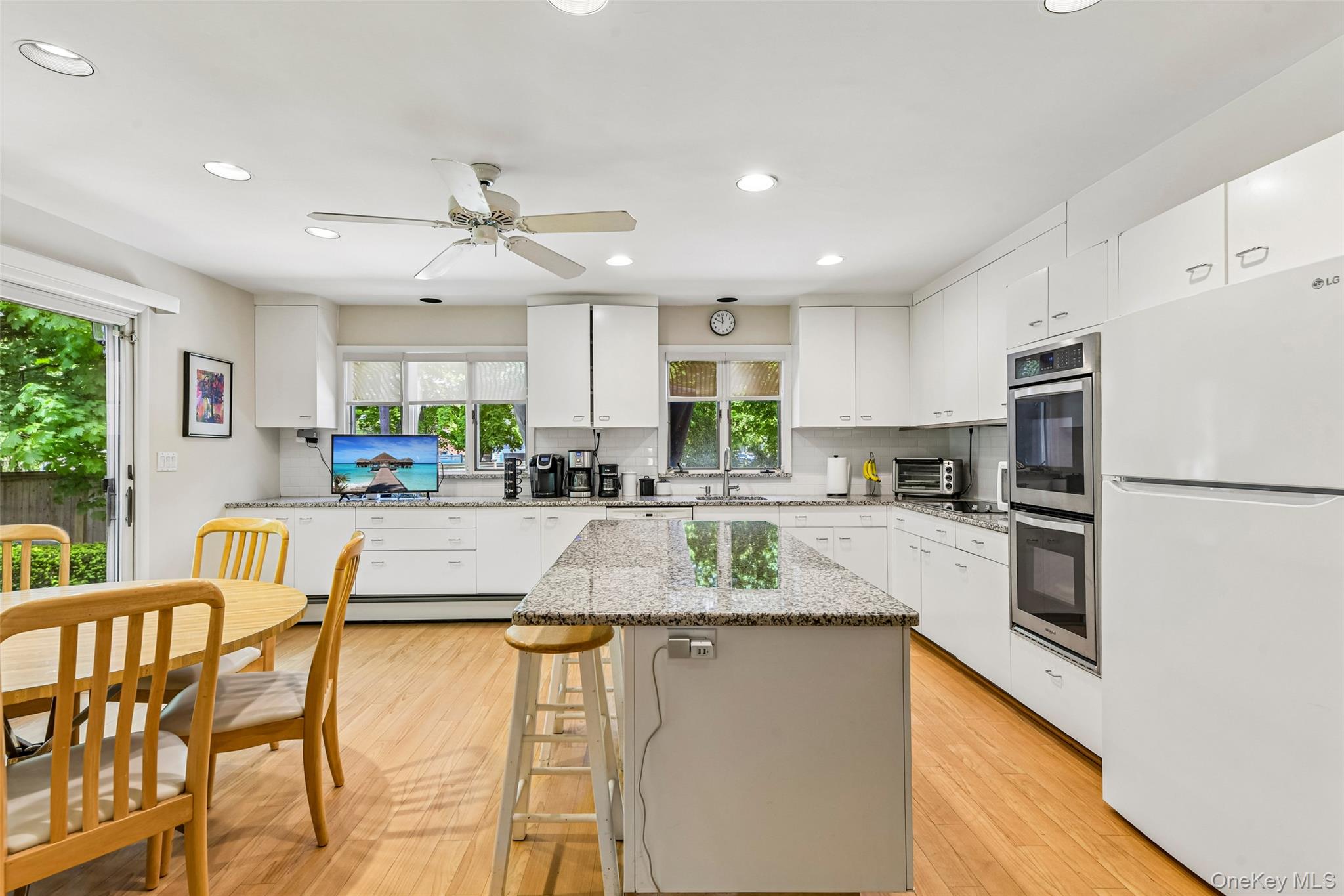 100 Hewlett Neck Road Property Photo 14