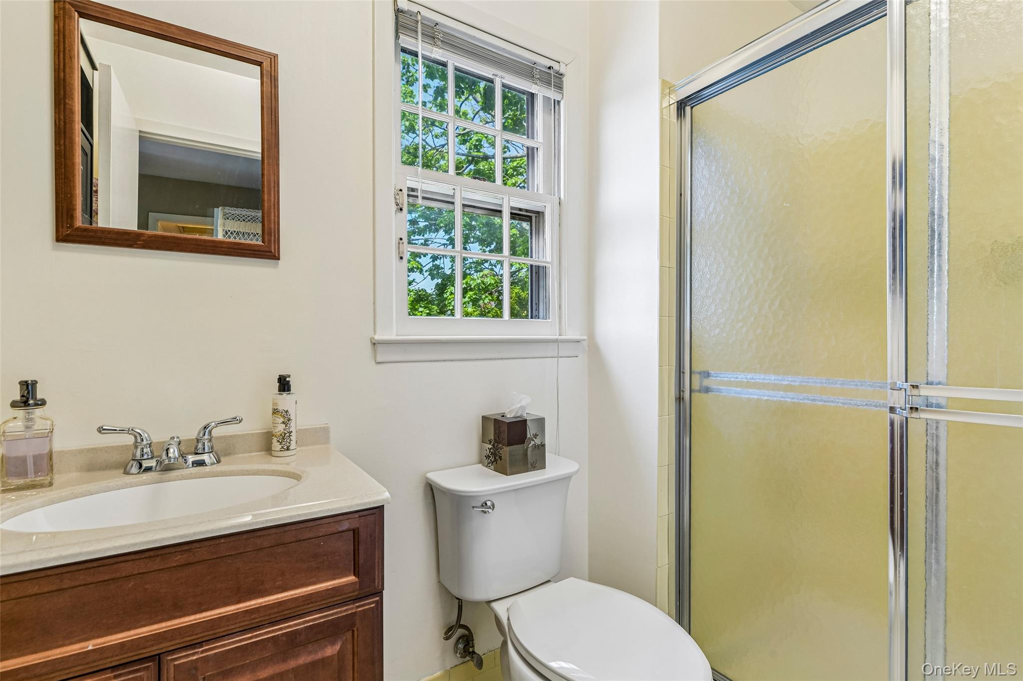 100 Hewlett Neck Road Property Photo 32