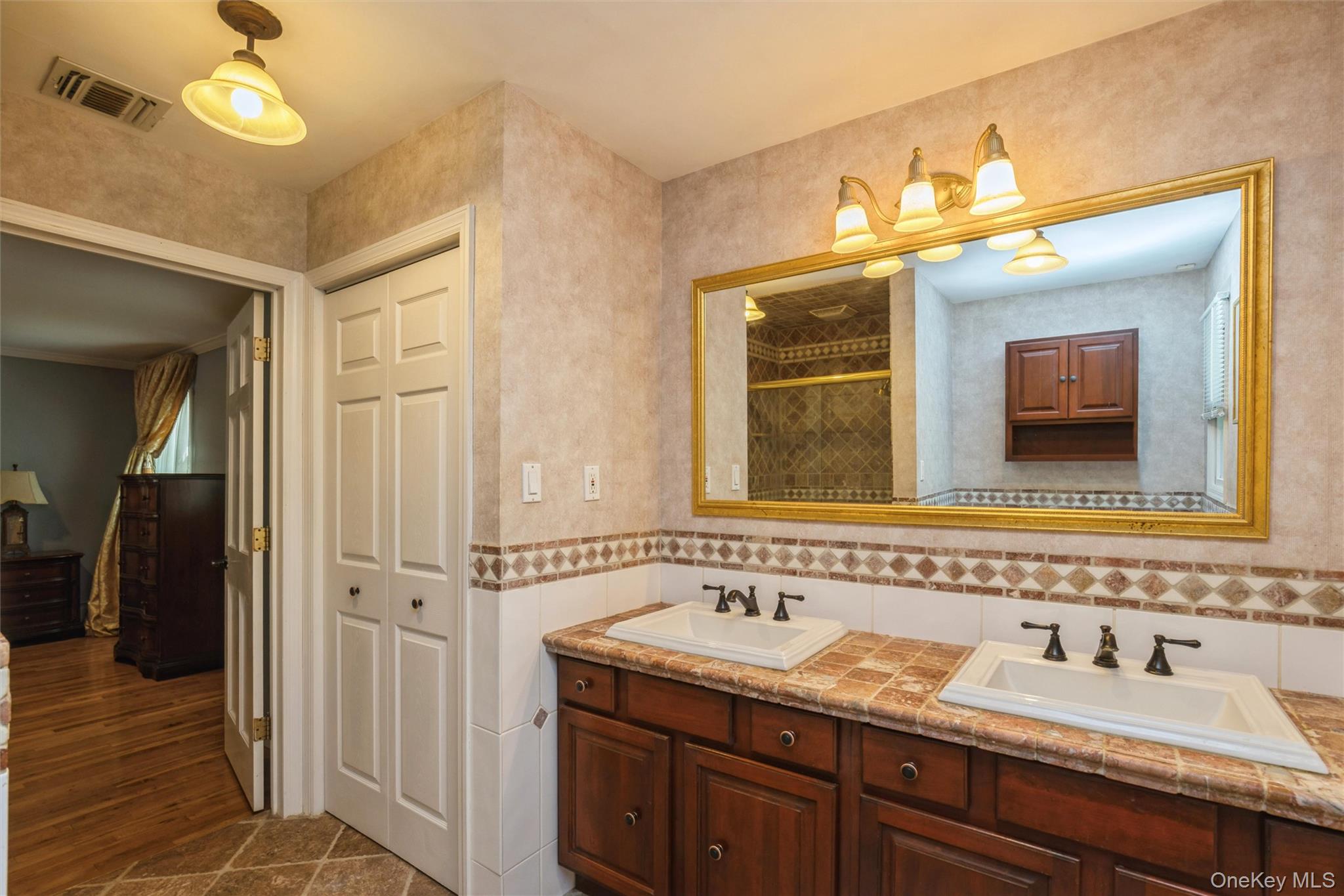 5 Blossom Street Property Photo 26
