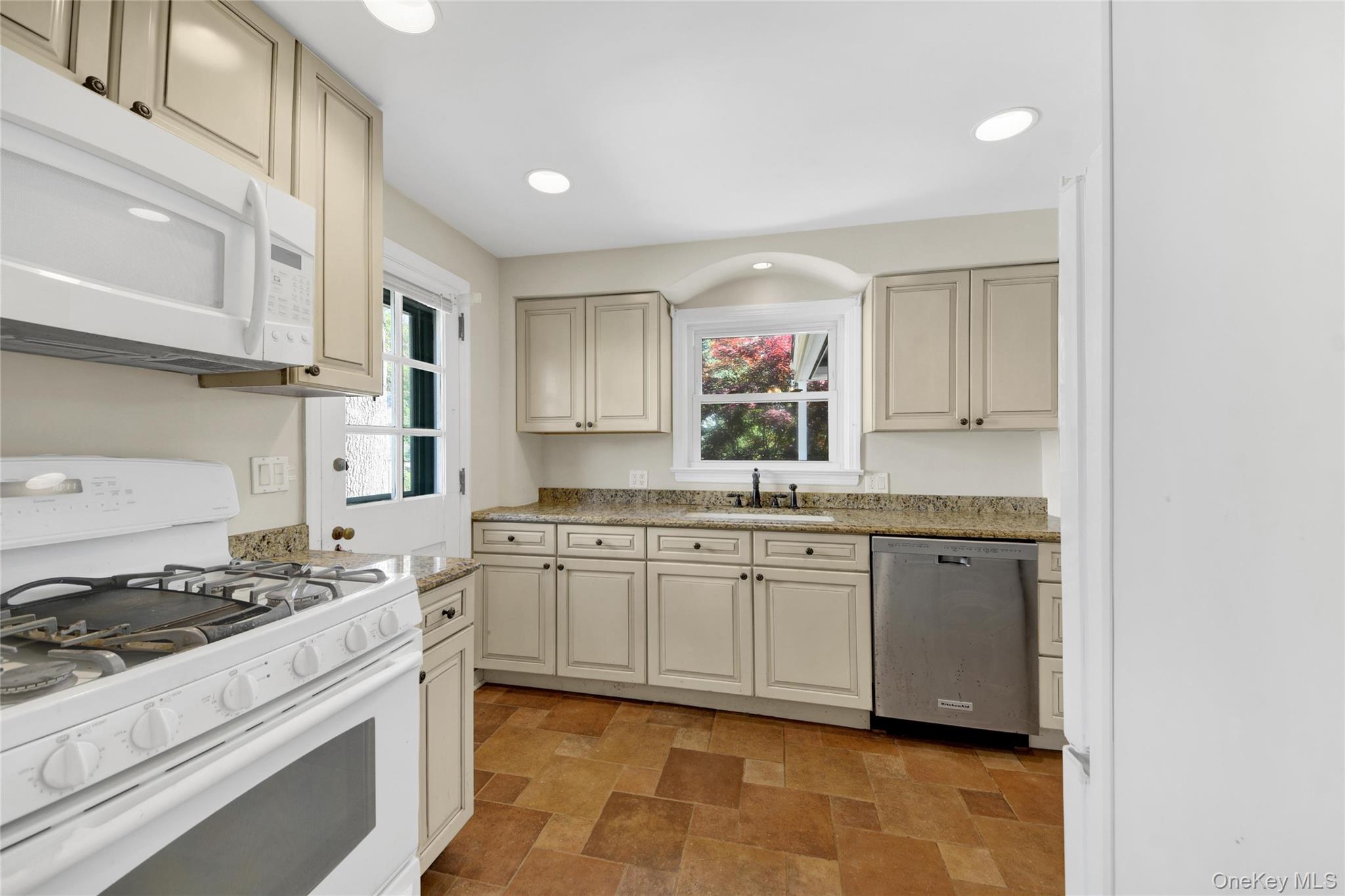 19 Aka 29 The Crossway Property Photo 7