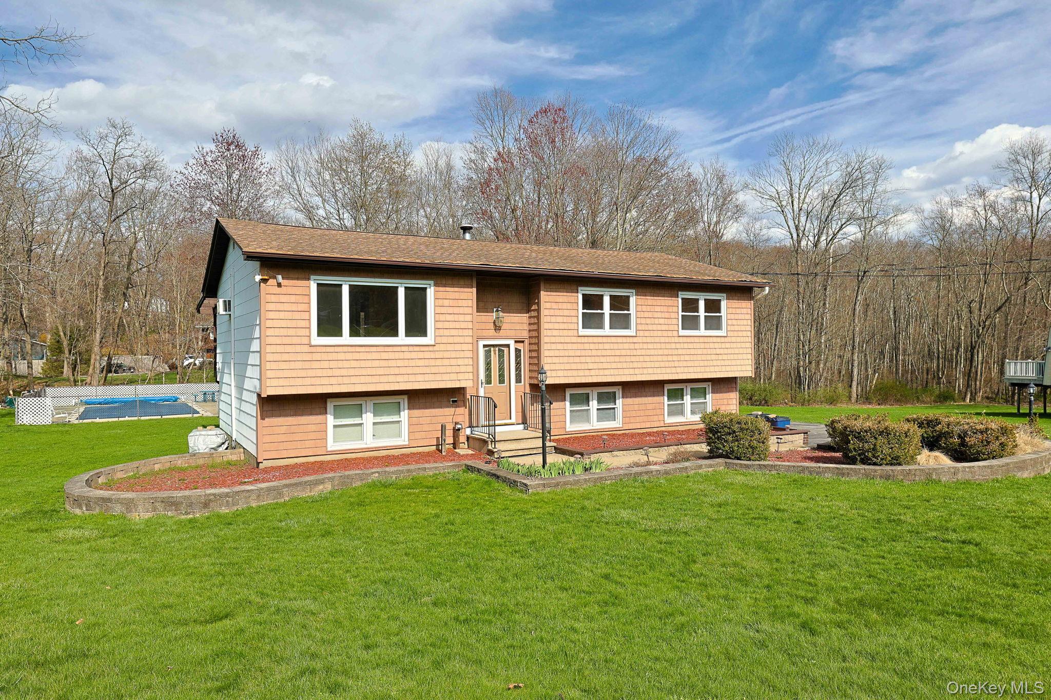 70 Bayberry Drive Property Photo 1