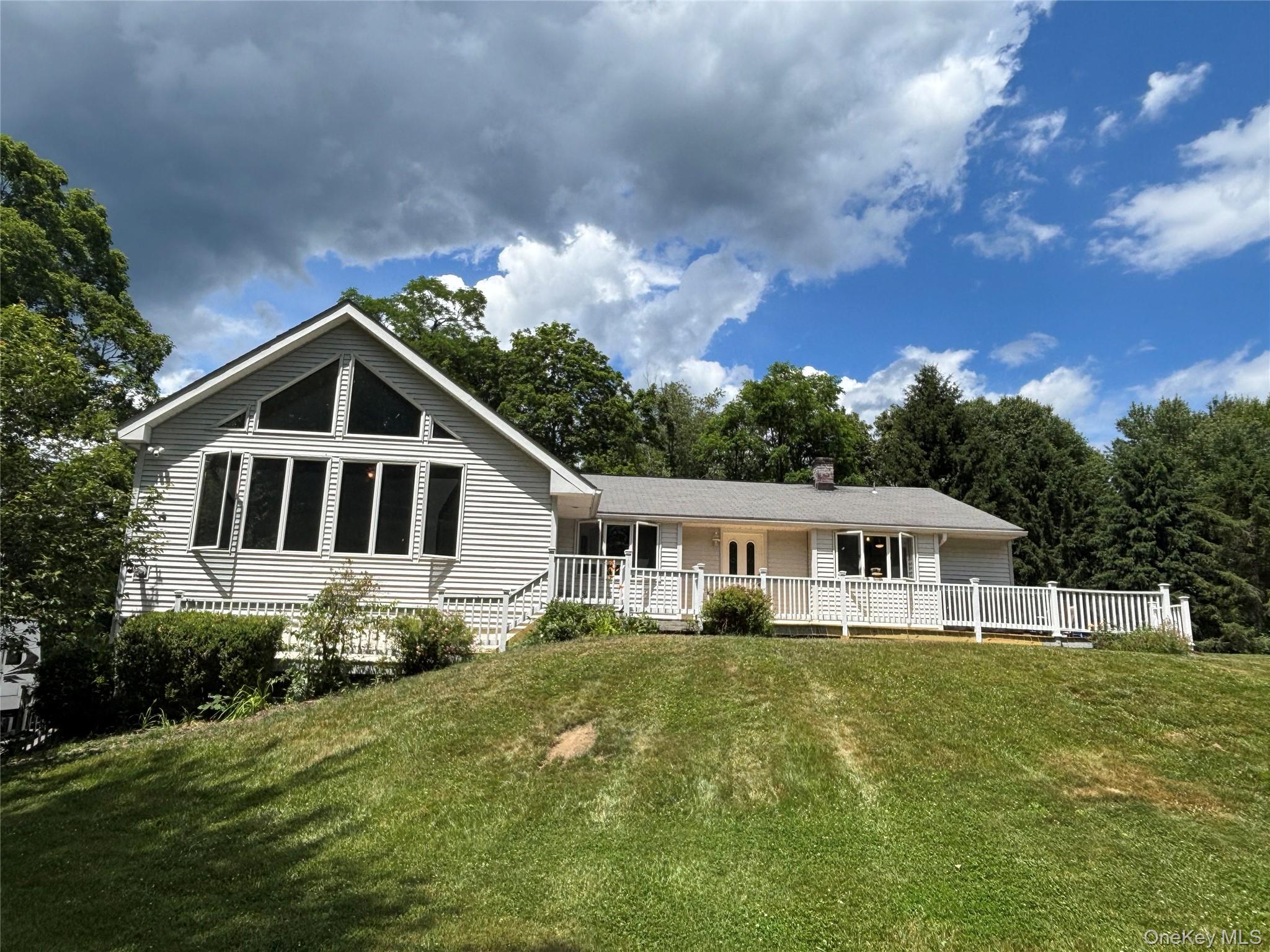 8 Trillium Road Property Photo 1