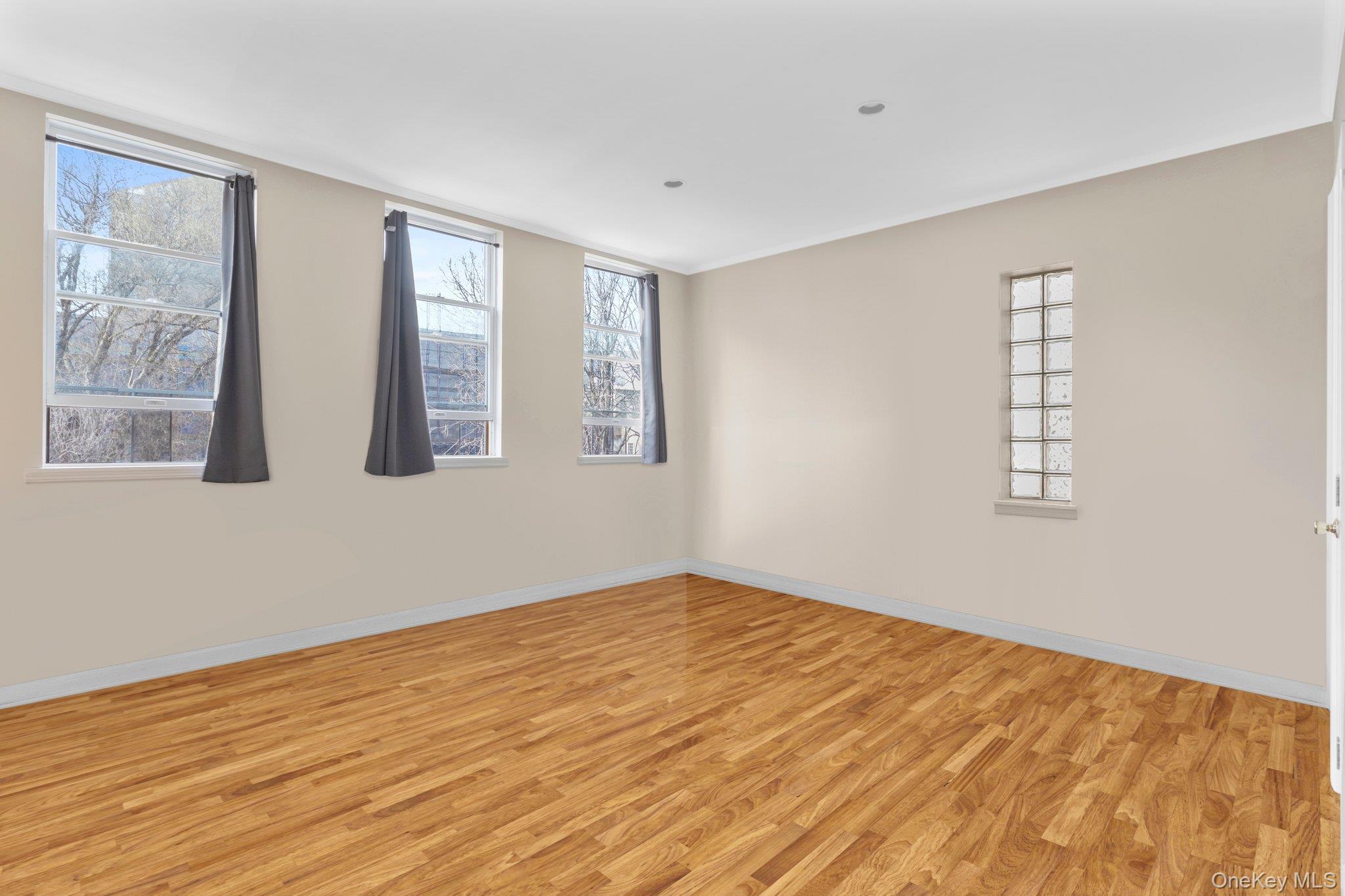 31-30 14th Street Property Photo 12