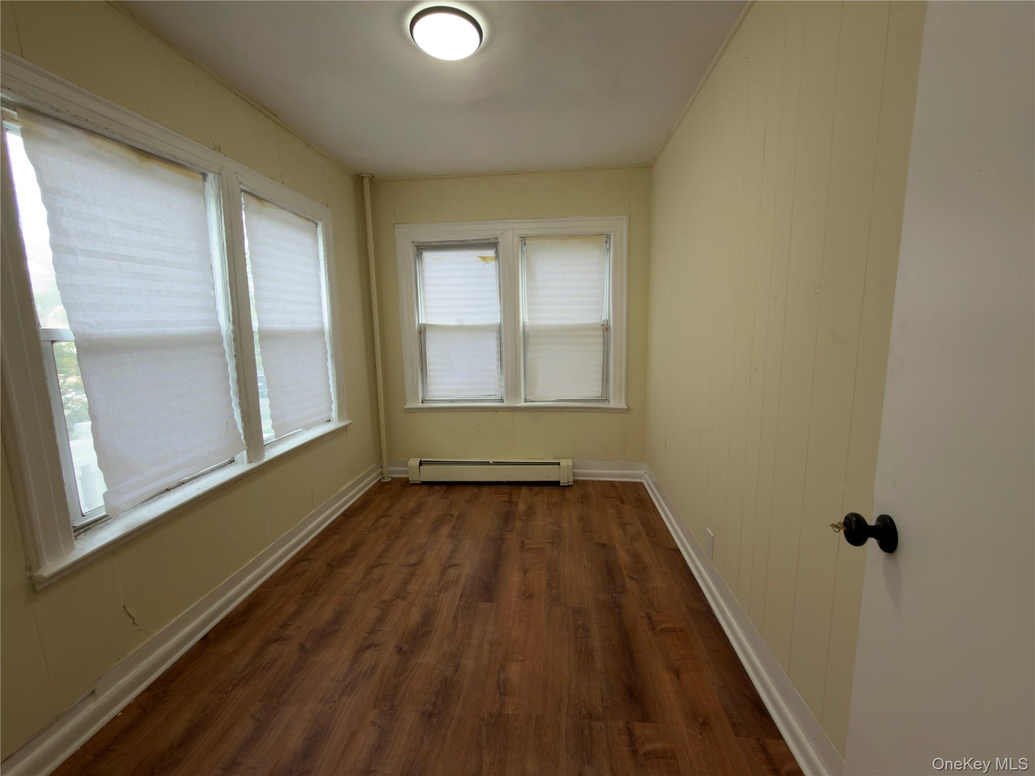 517 Laurelton Blvd Property Photo 10