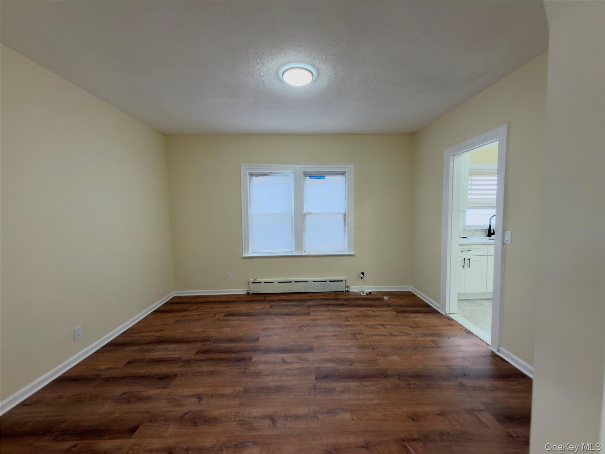 517 Laurelton Blvd Property Photo 11
