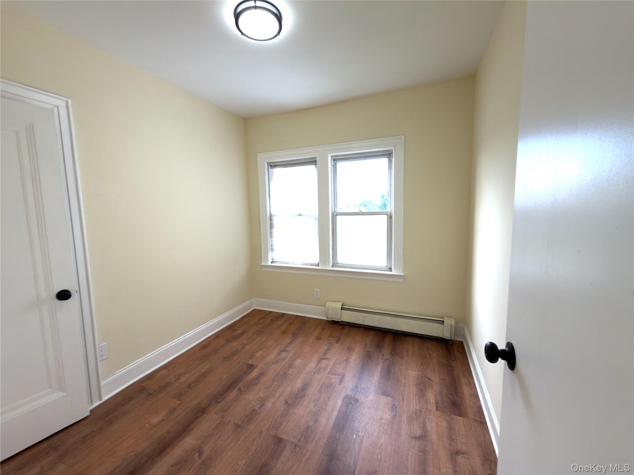 517 Laurelton Blvd Property Photo 15