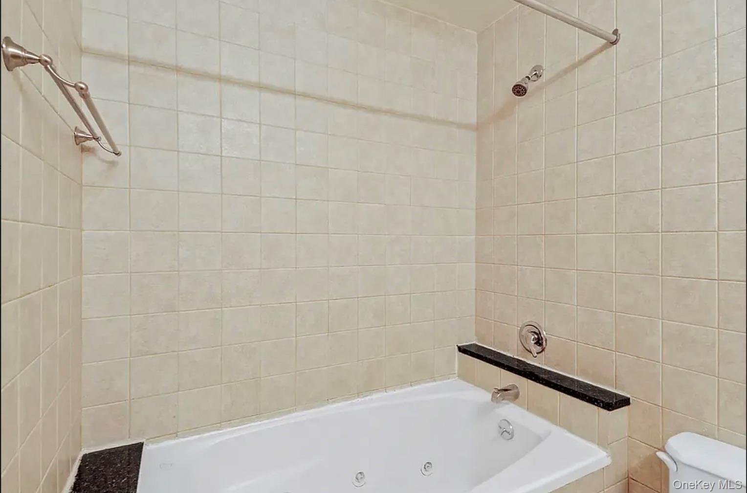 176 Johnson Street 7h Property Photo 8