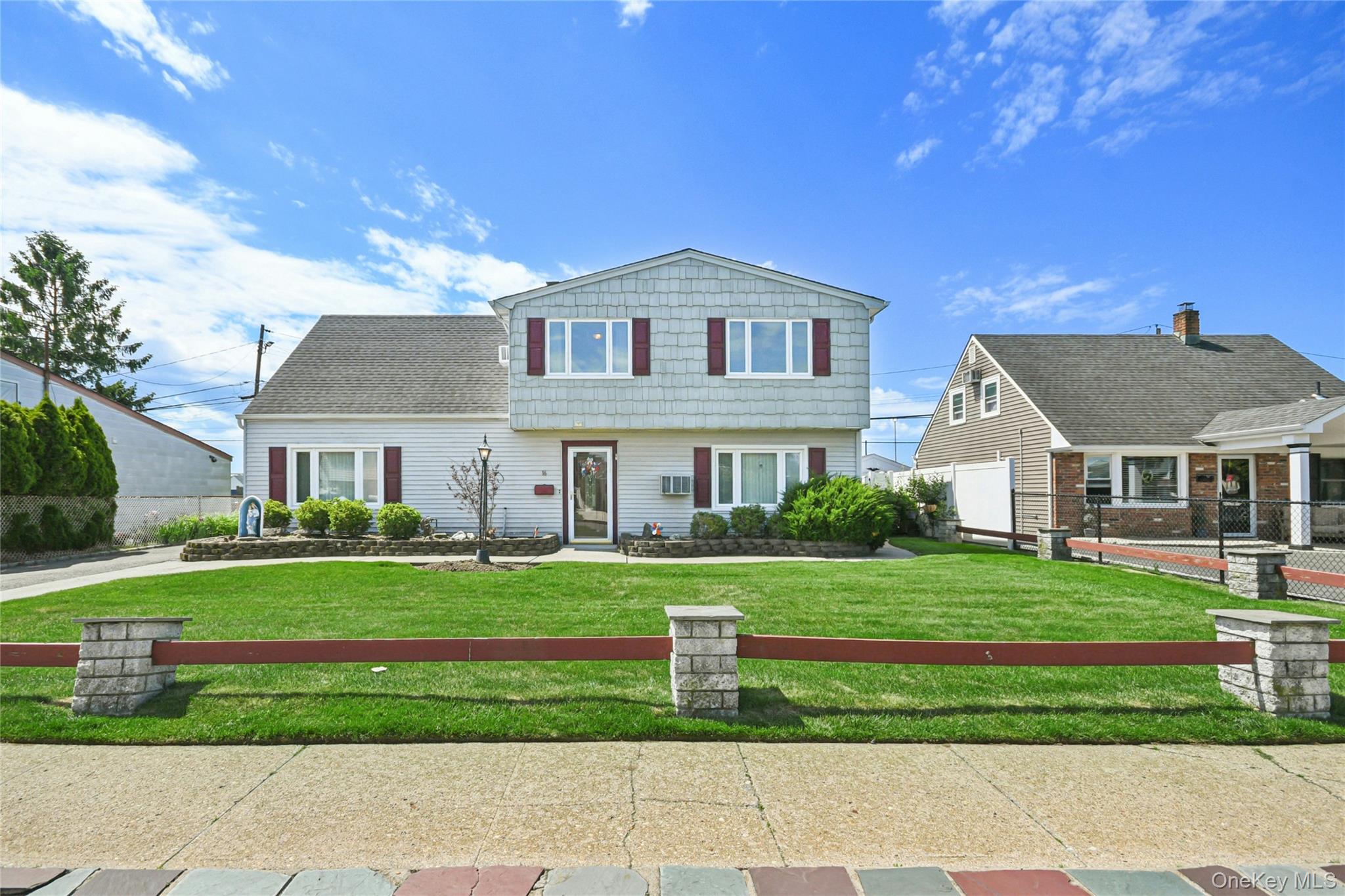 16 Sycamore Lane Property Photo 1