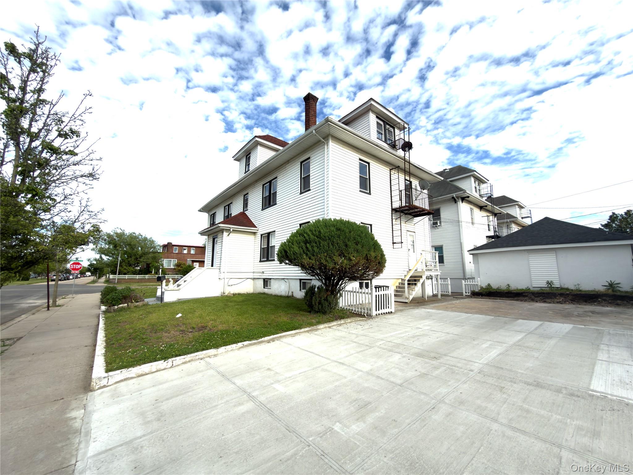 302 West Hudson Property Photo 8