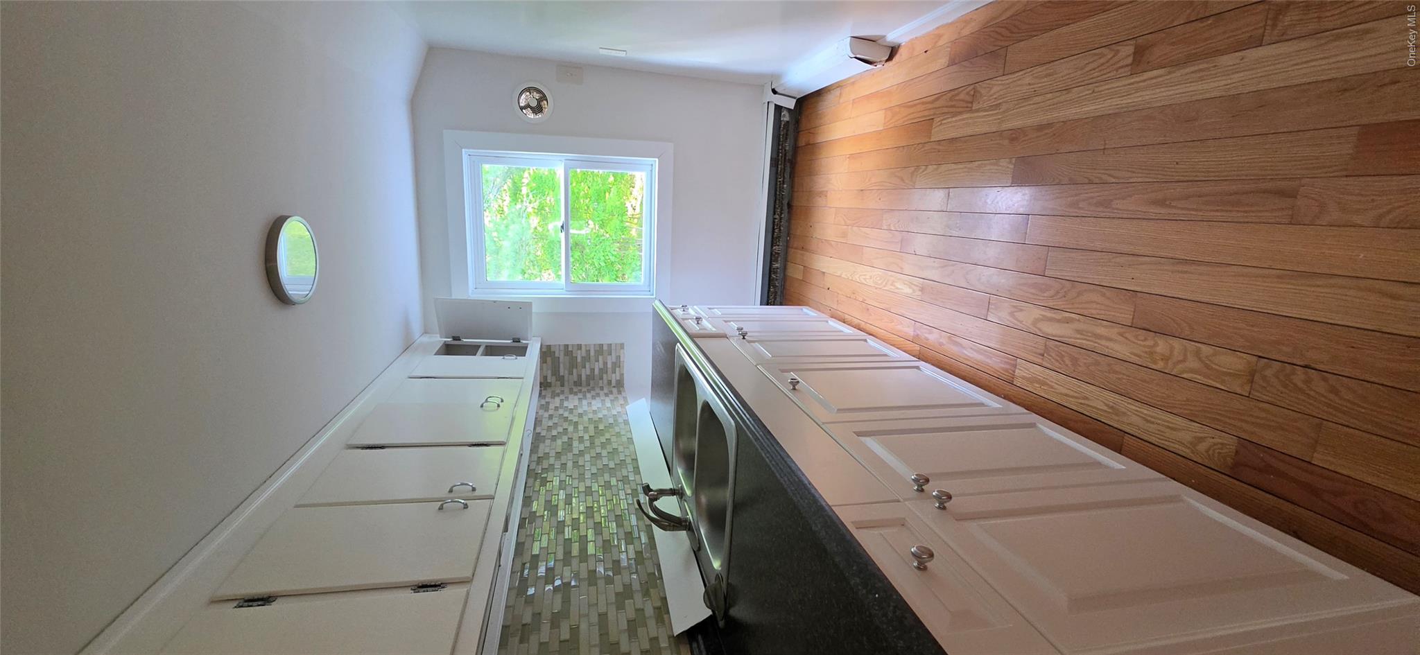 52 Luxton Lake Road Property Photo 14