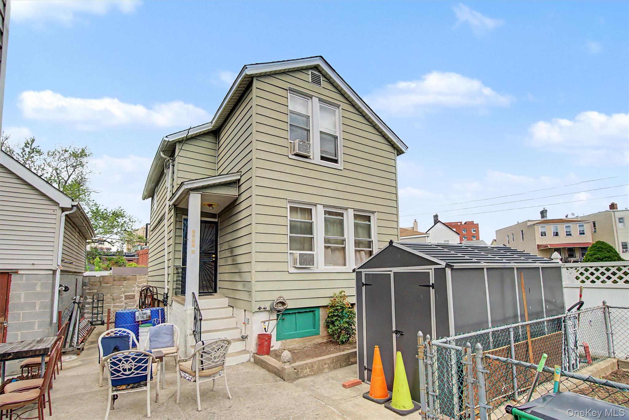 1608 Merry Avenue Property Photo 1
