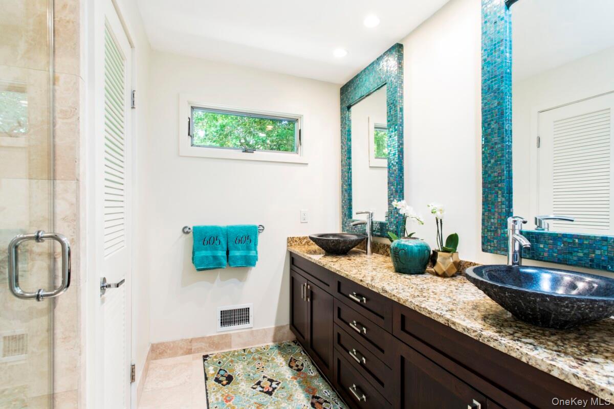 605 Shore Walk Property Photo 12