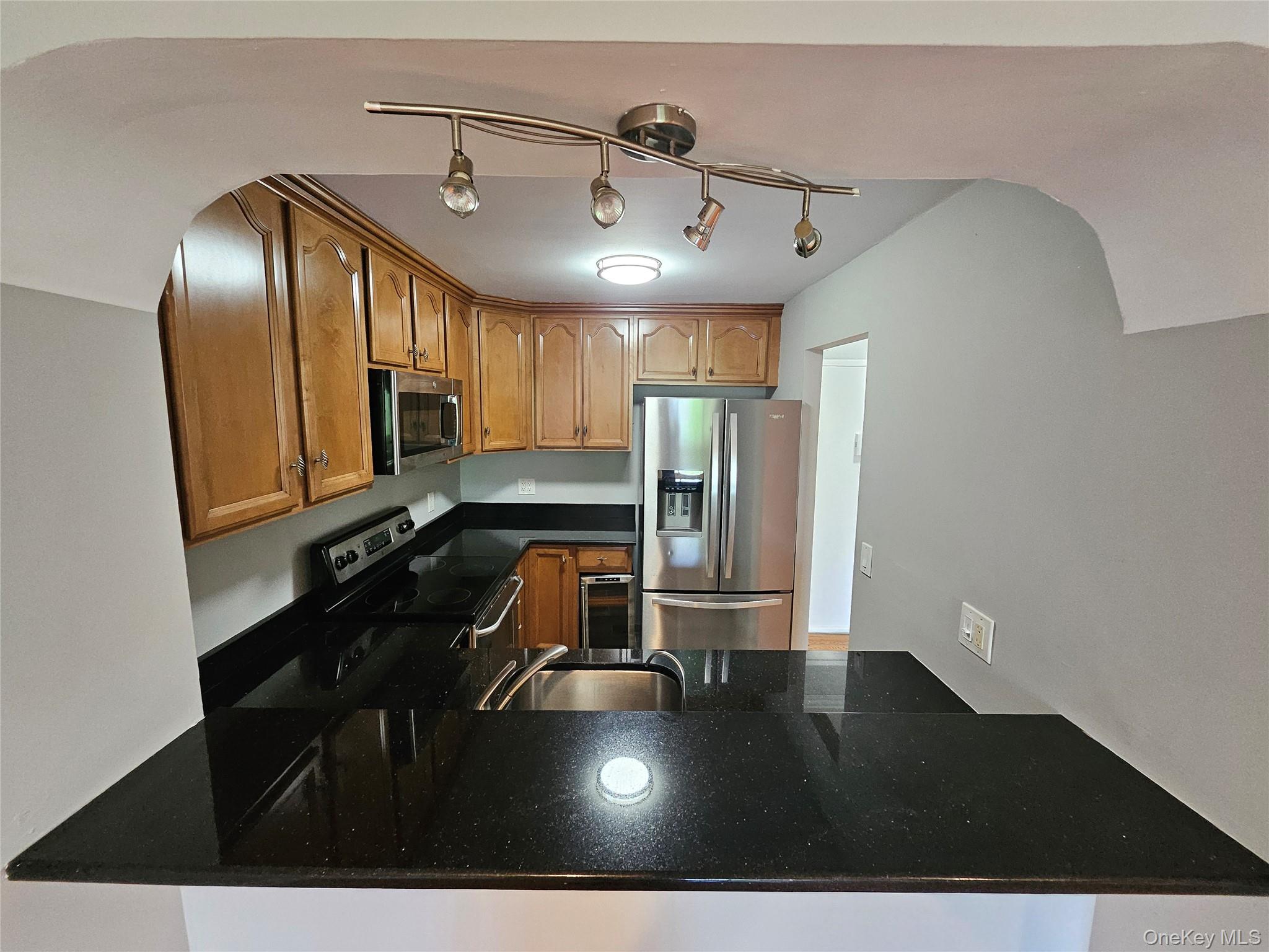 89 N Broadway 221 Property Photo 12
