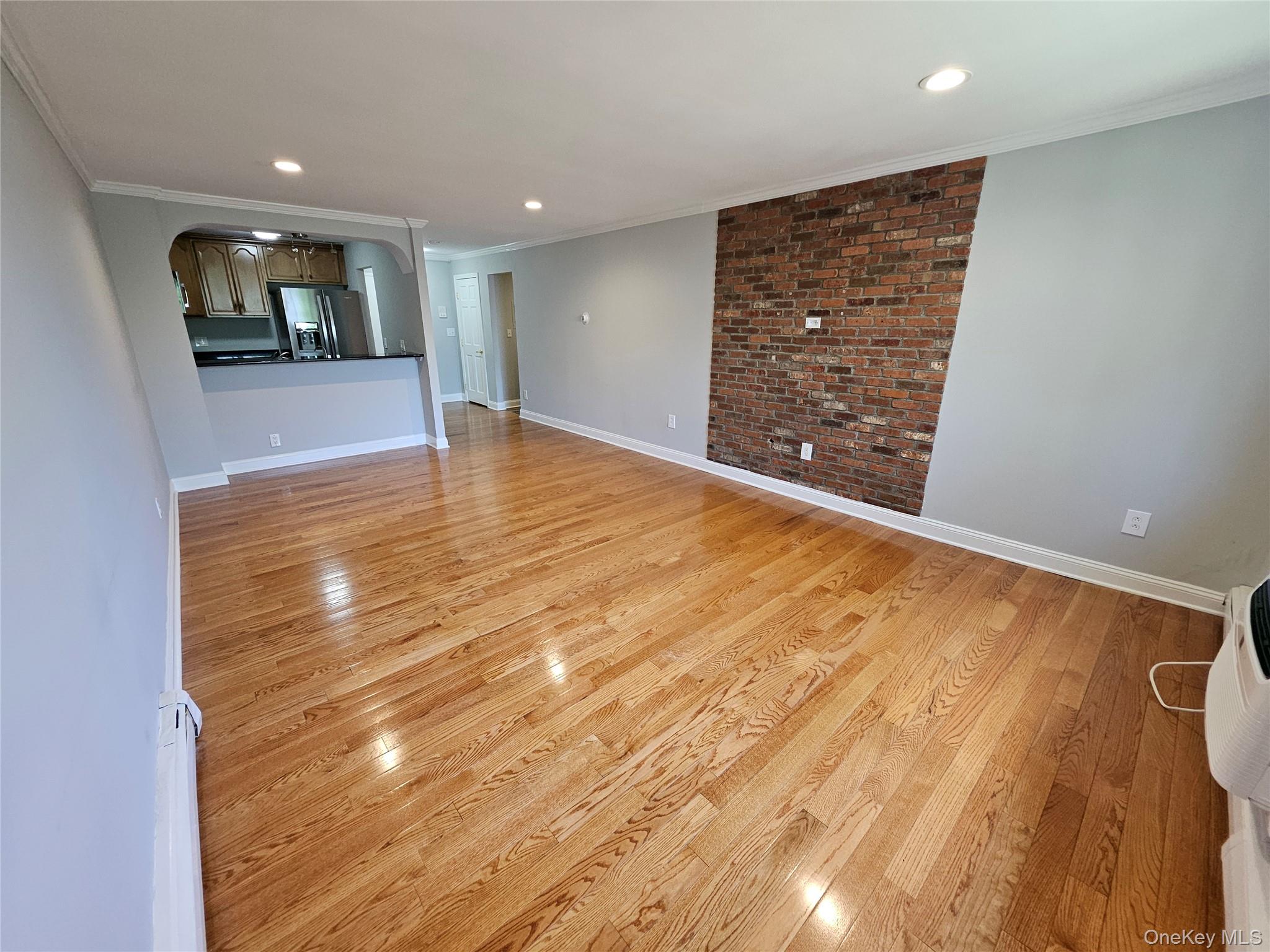 89 N Broadway 221 Property Photo 13