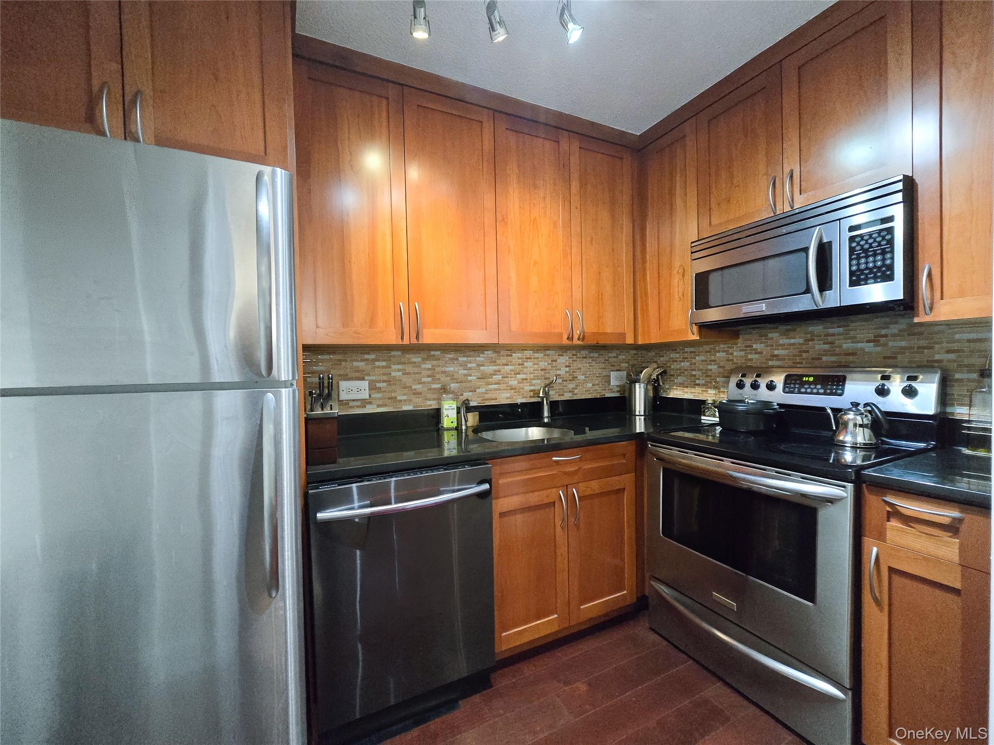 137 E 36th Street 9h Property Photo 8