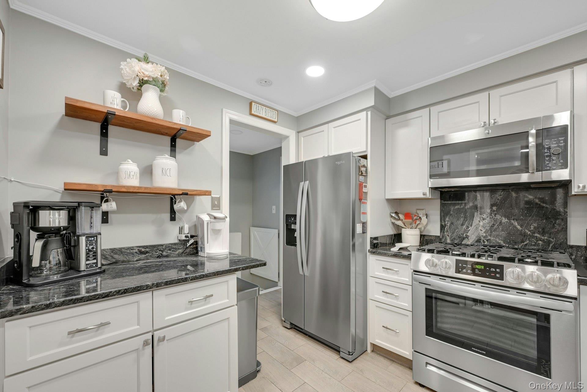 3 Hemion Way Property Photo 8