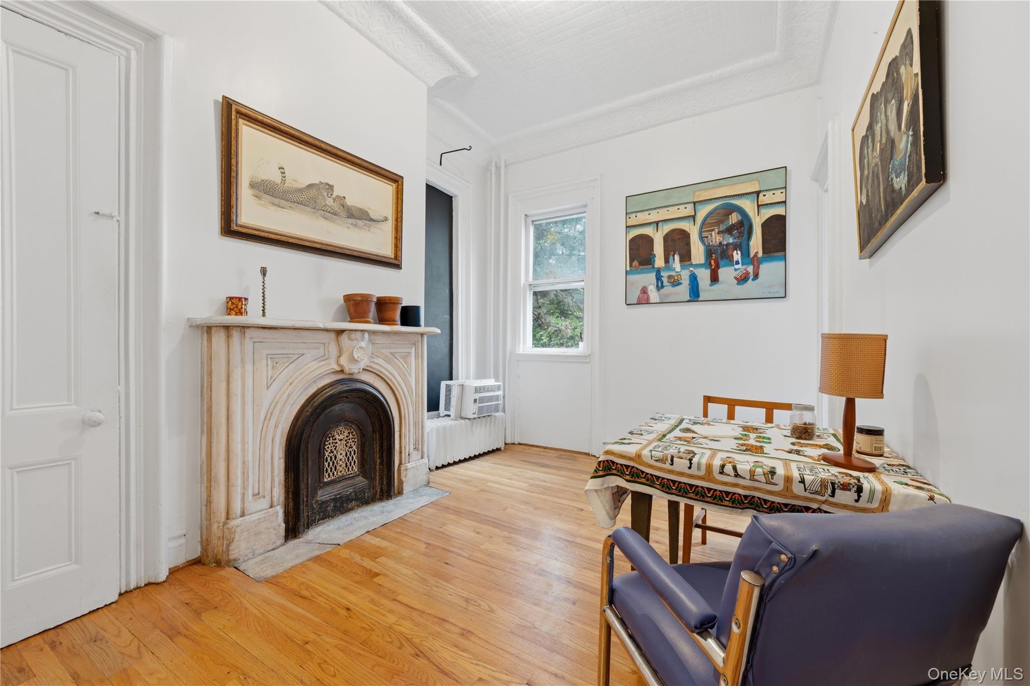 977 Lorimer Street Property Photo 4