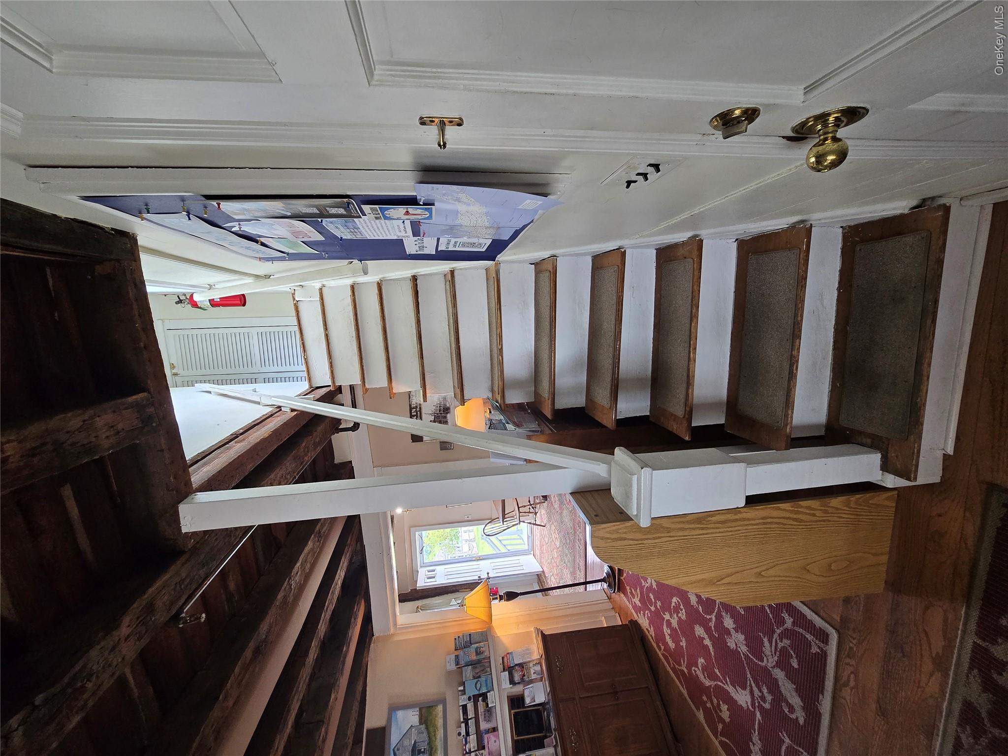 118 W Broadway Property Photo 3