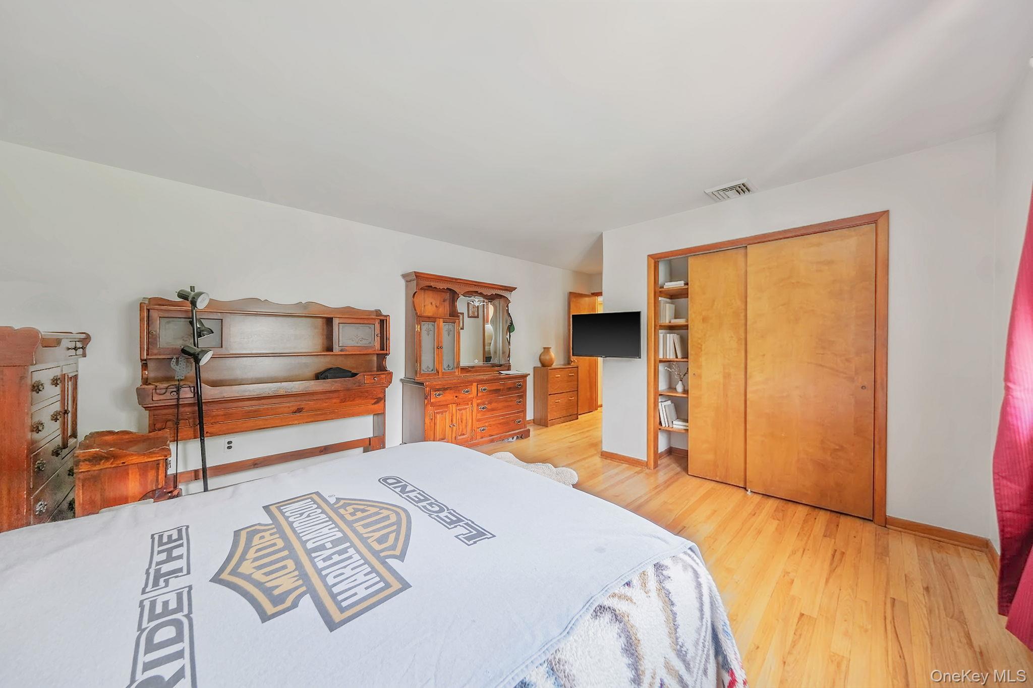 202 Waverly Avenue Property Photo 6