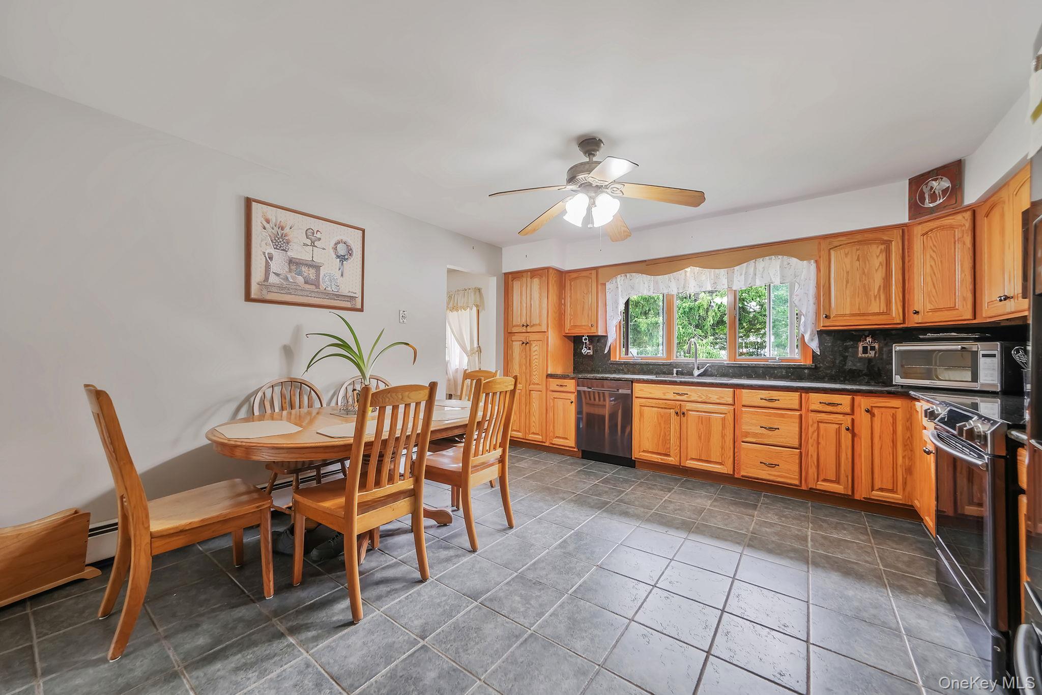 202 Waverly Avenue Property Photo 12
