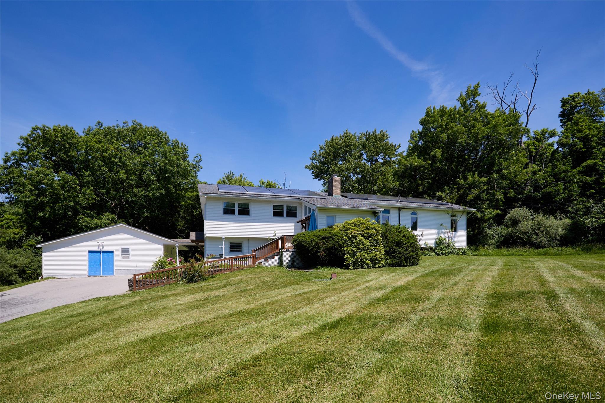 17 Derick Drive Property Photo 2