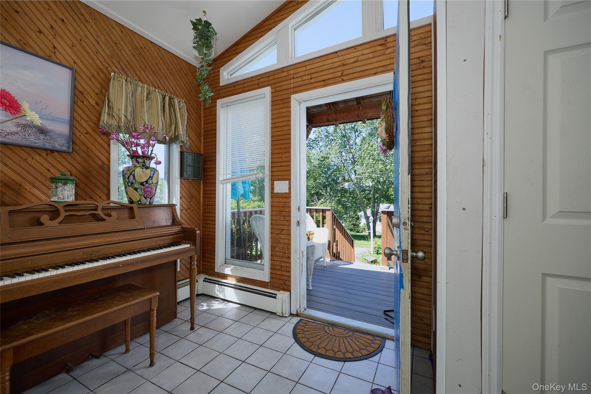 17 Derick Drive Property Photo 6