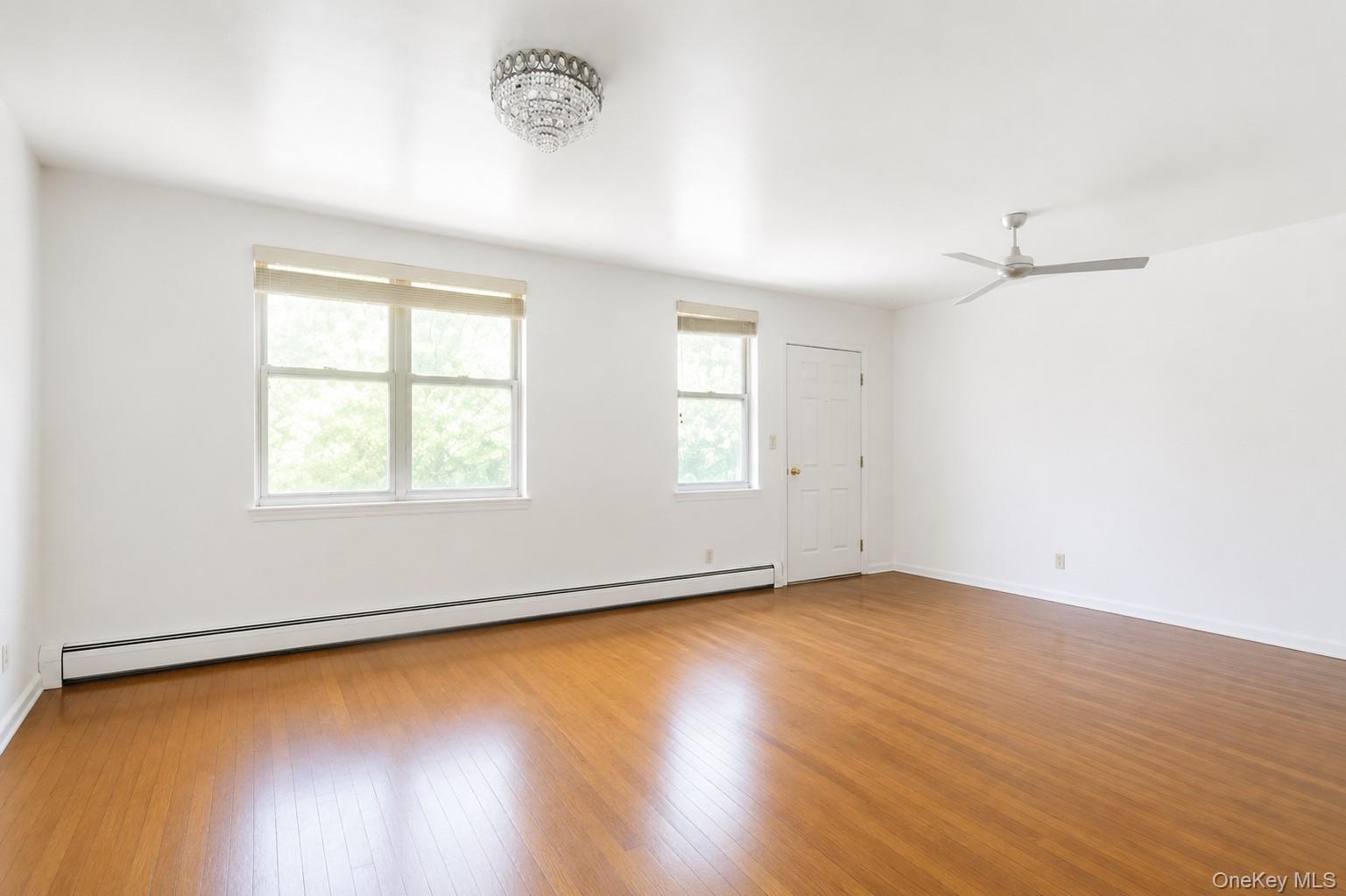 1471 Gates Avenue Property Photo 4
