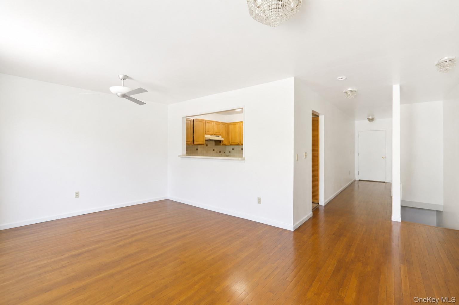 1471 Gates Avenue Property Photo 5