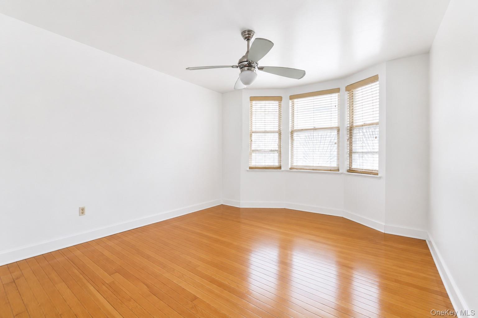 1471 Gates Avenue Property Photo 8