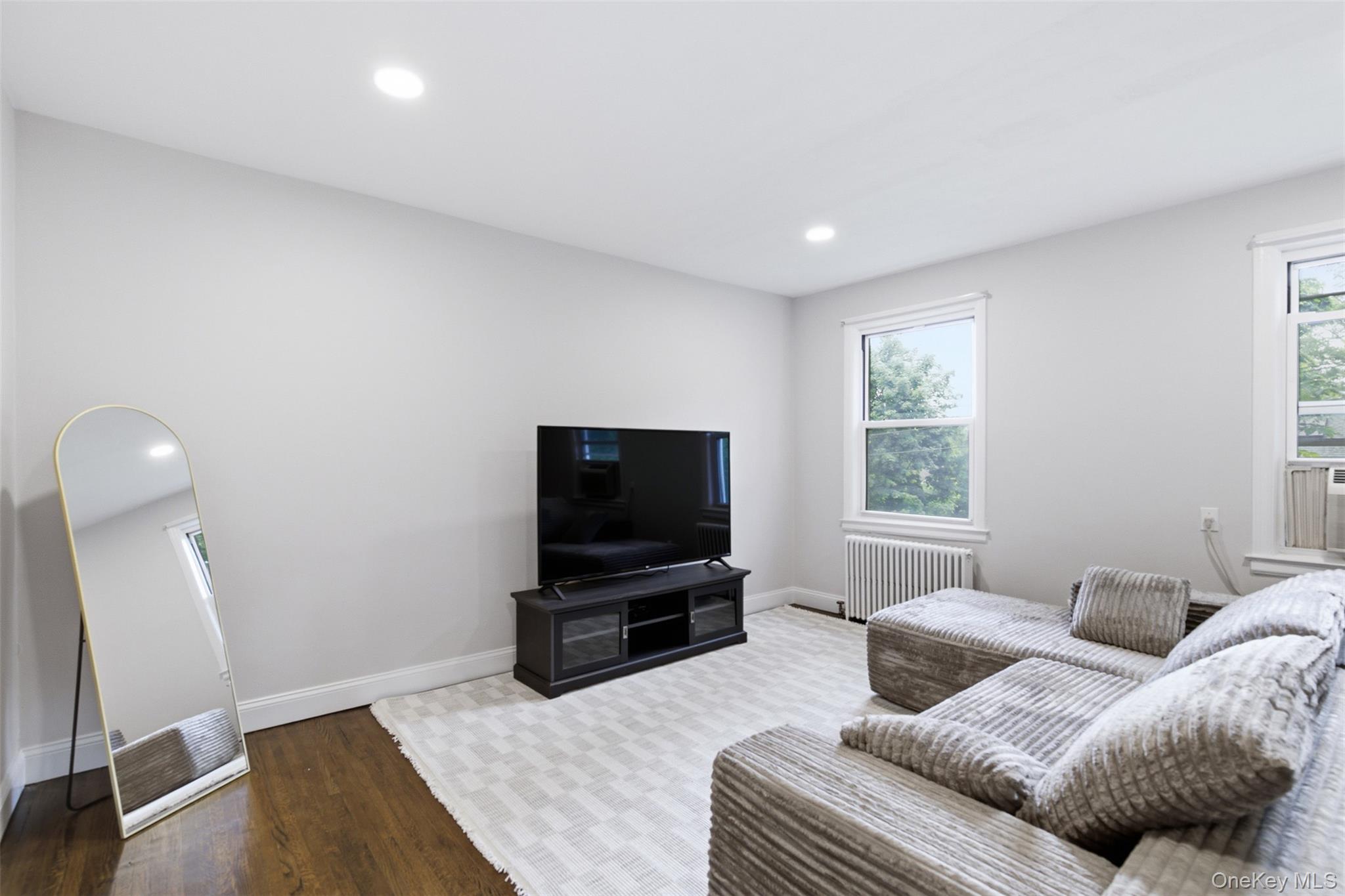 16 Edwards Street 3f Property Photo 1